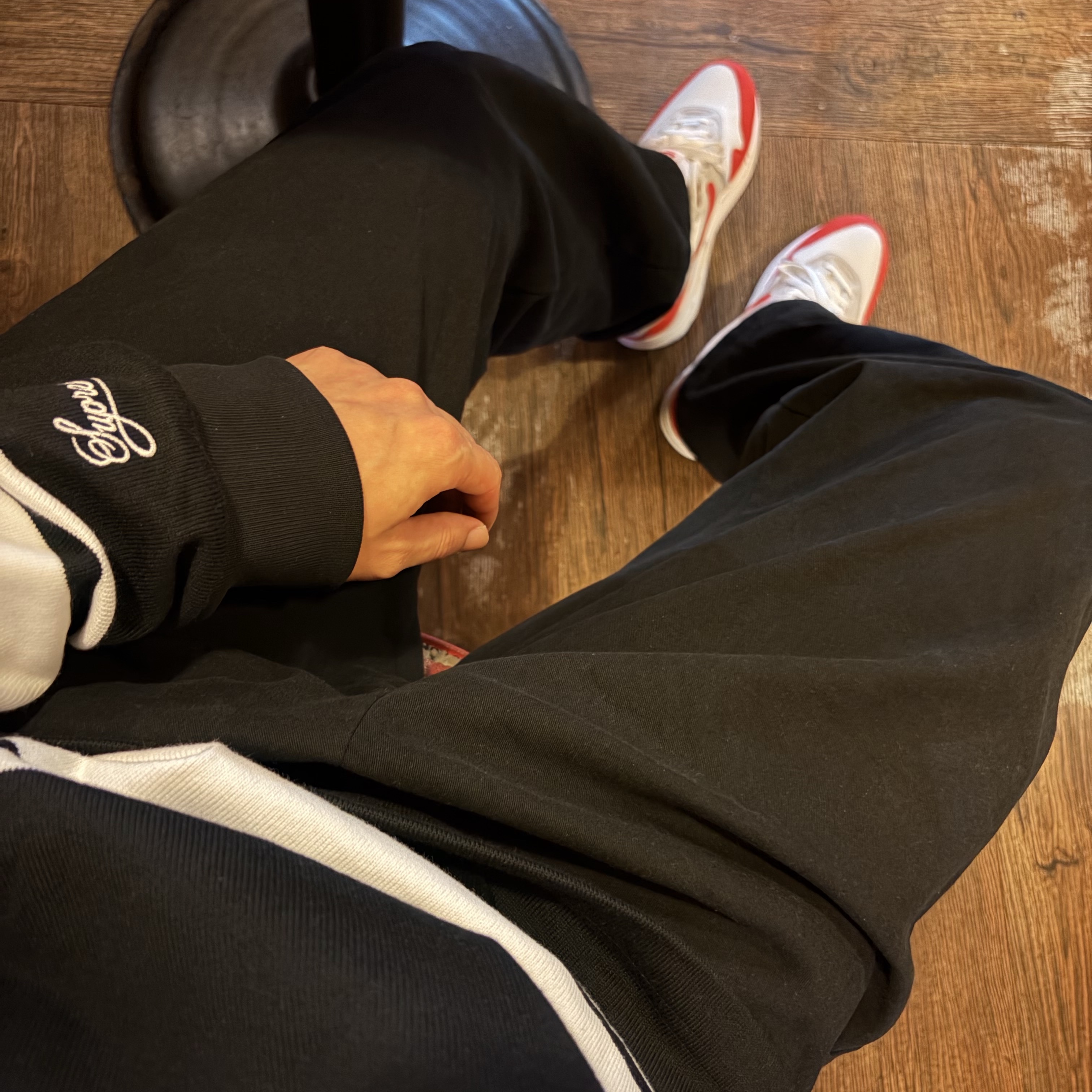 Nike Air Max 1 Anniversary Red (2017/2018 Restock Pair), Supreme x Nike Stripe Rugby Black - 25SS 착용 스타일