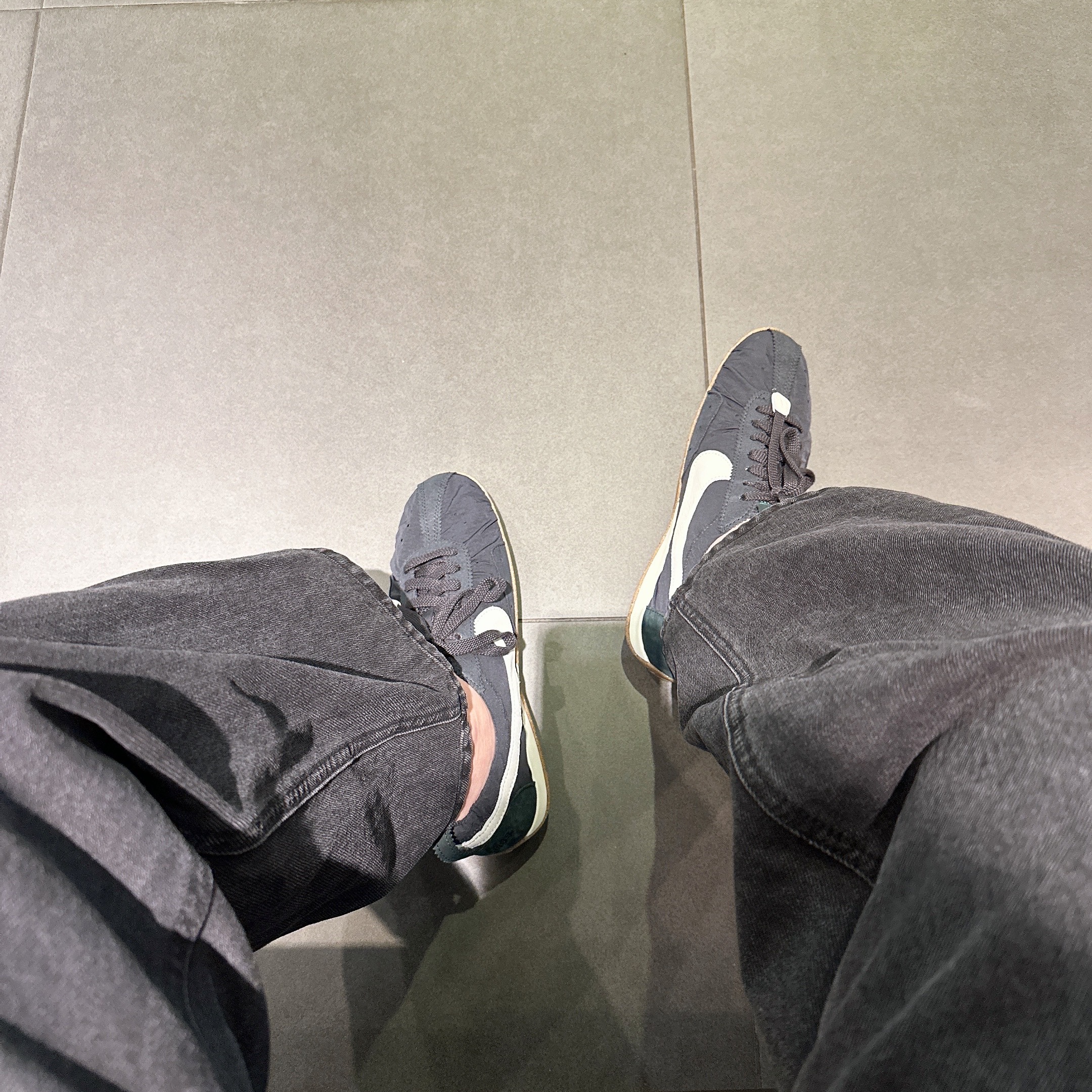 Nike x Jacquemus Moon Shoe SP Off Noir Cashmere 착용 스타일