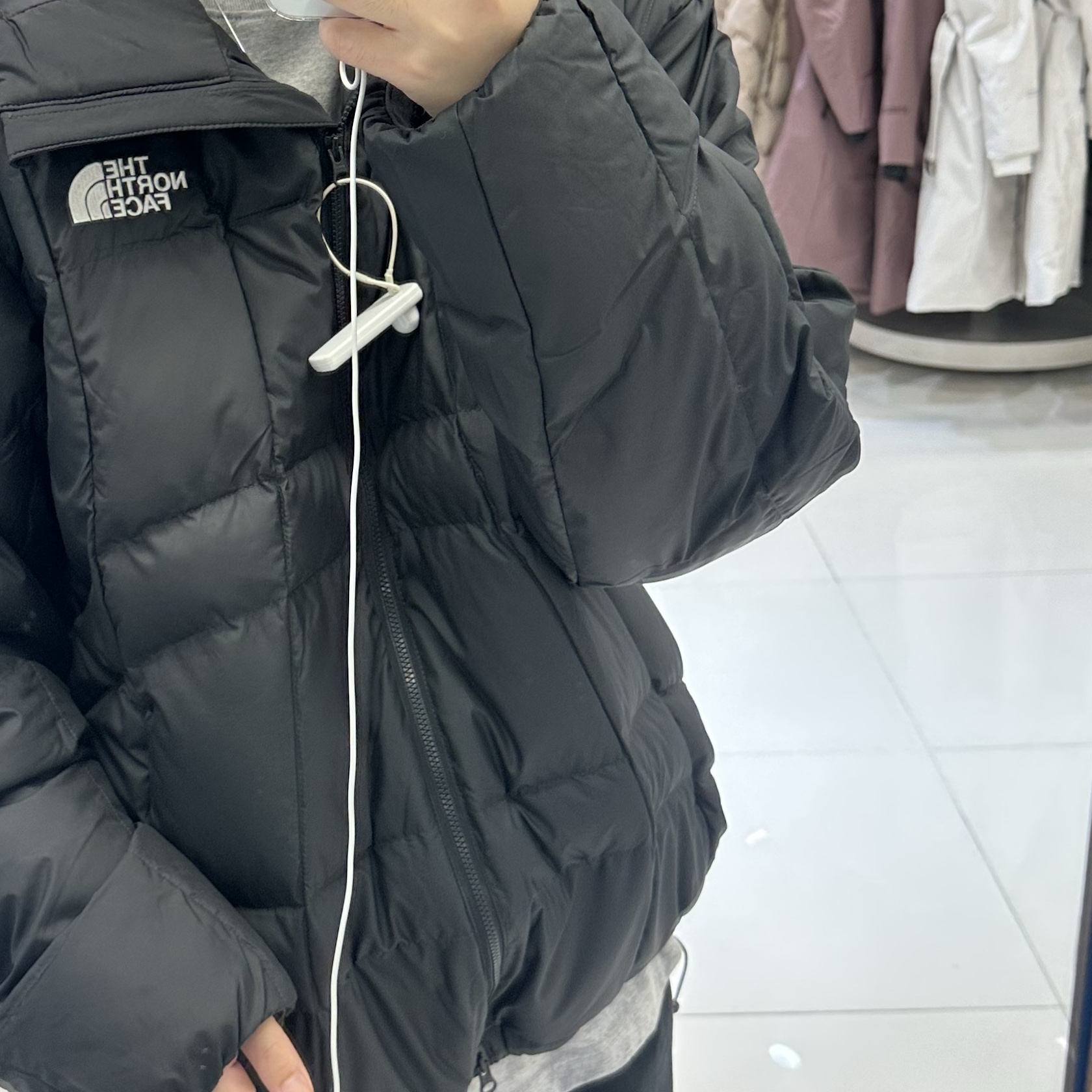 The North Face White Label Wave LT On Ball Jacket Black 착용 스타일