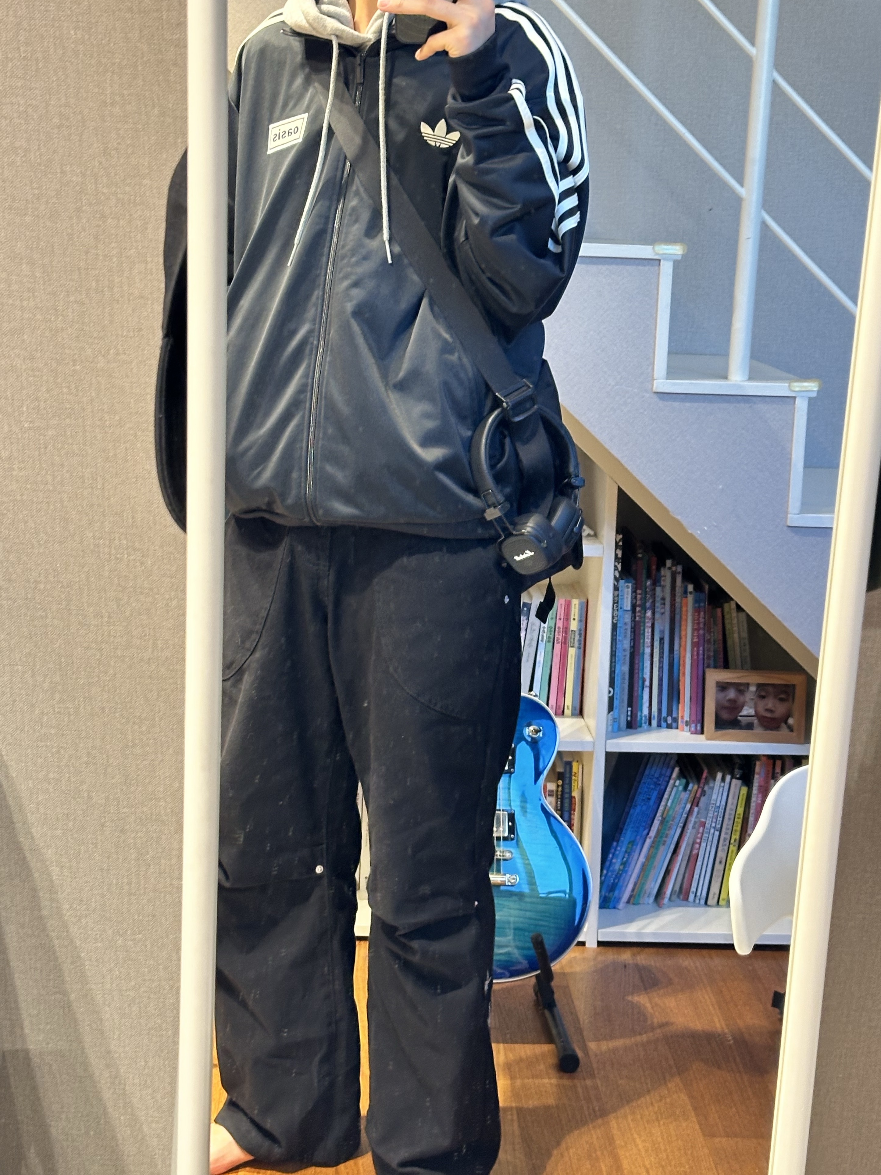 Adidas x Oasis Tour Firebird Track Top Black - KR Sizing, Nike Air Force 1 '07 Low Triple Black 착용 스타일 - 4