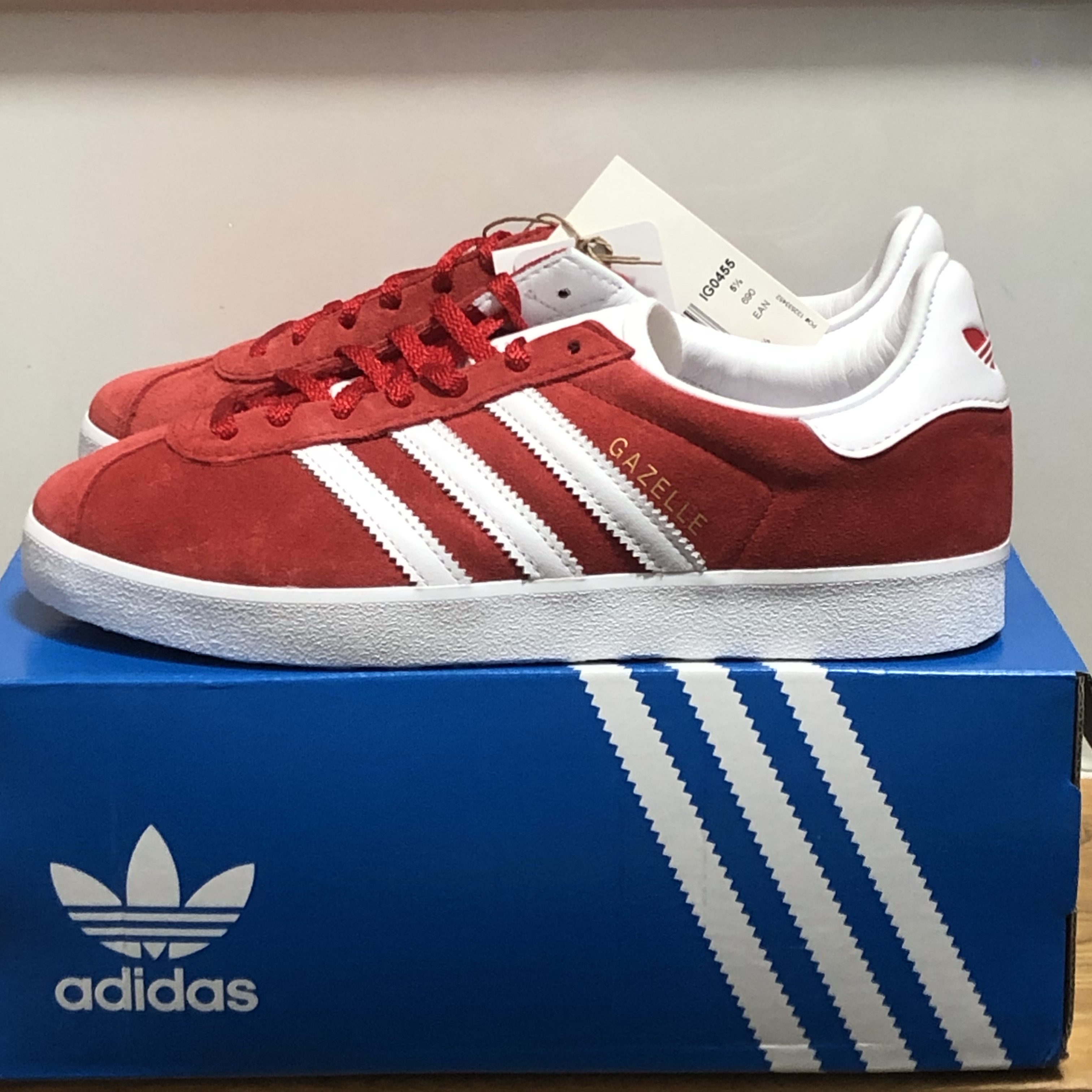 Adidas Gazelle 85 Better Scarlet Cloud White 착용 스타일
