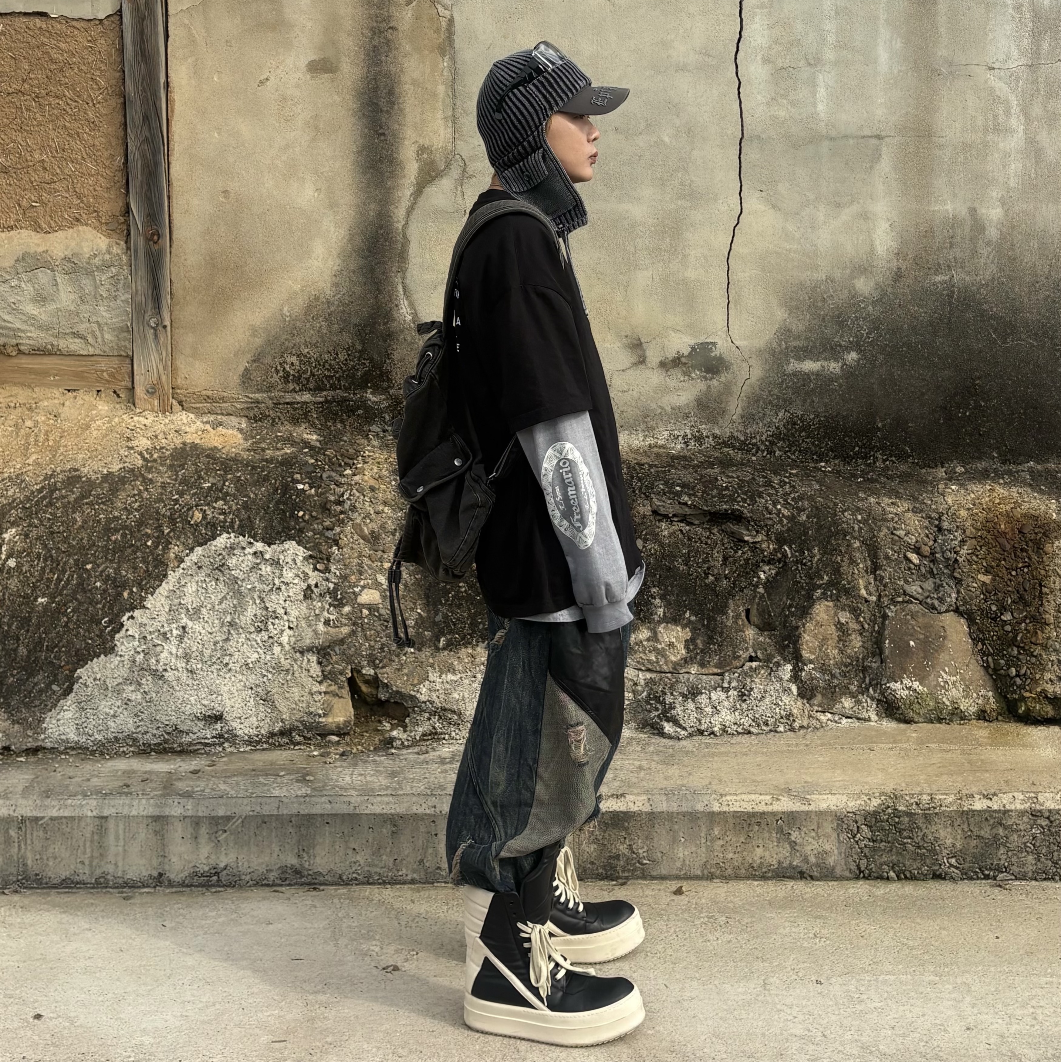 Rick Owens Mega Bumper Geobasket Black Milk, DEFGARMENTS Needle Denim Bag Pack Black Denim 착용 스타일 - 1
