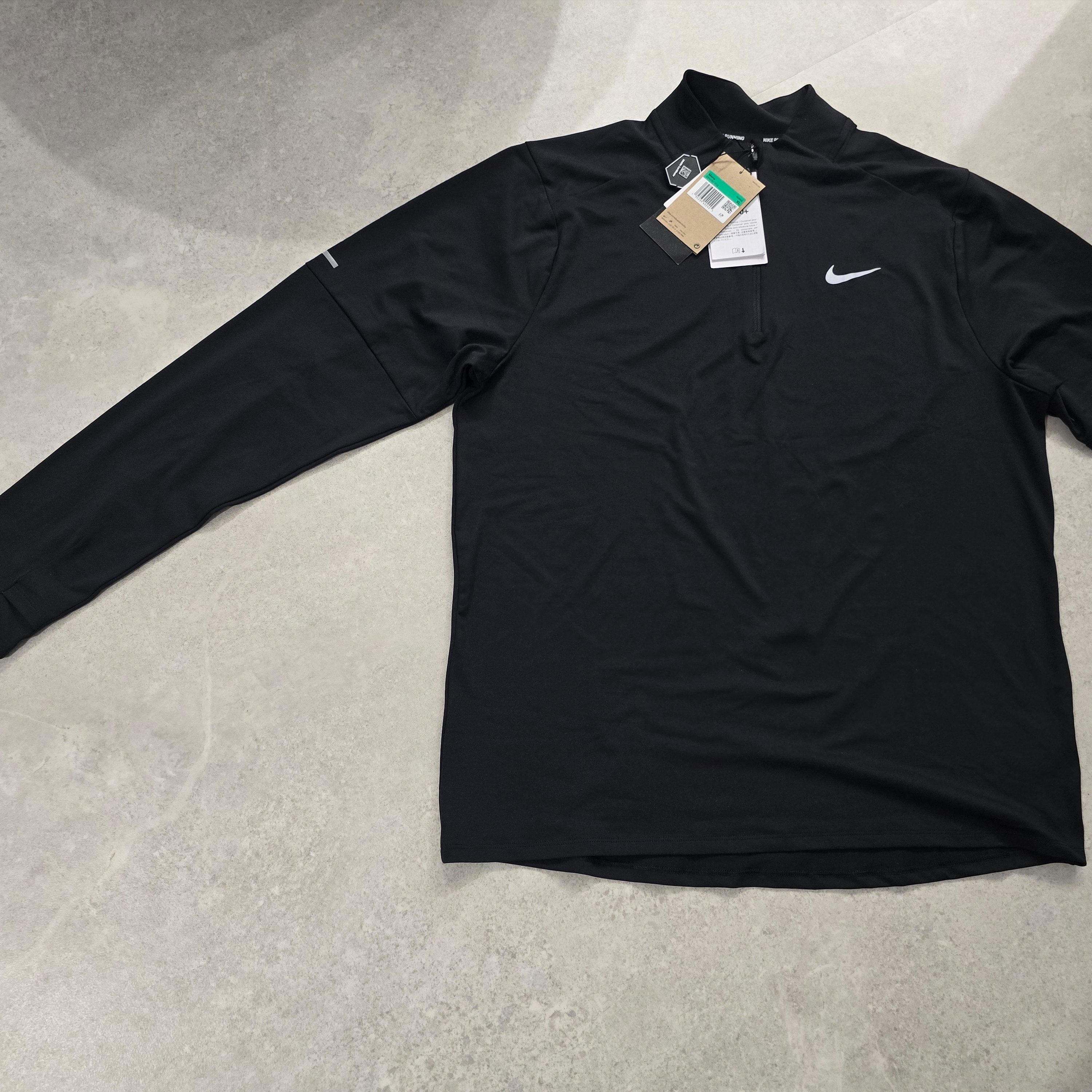 Nike Dri-Fit Element Quarter Zip Running Top Black 착용 스타일