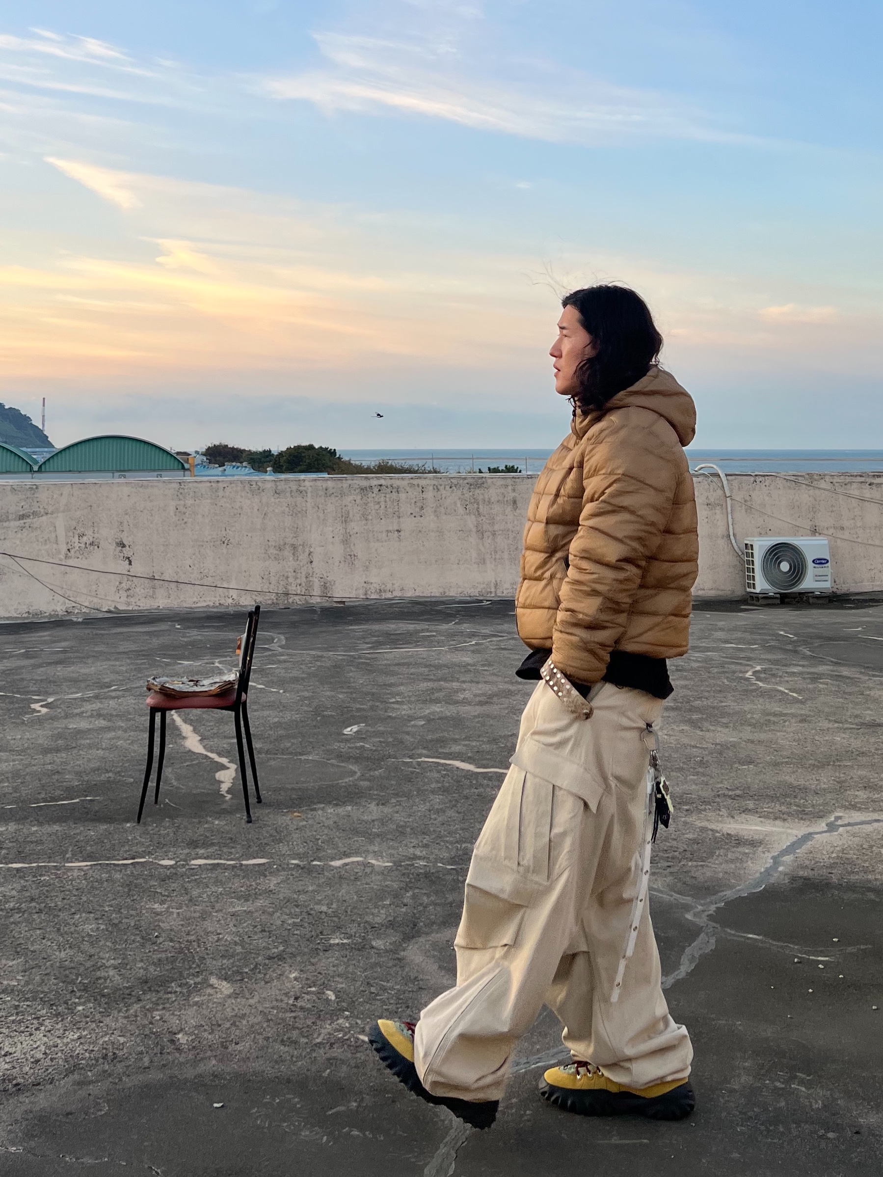 Nonnod Side Zip Cargo Pants Beige, Oakley Factory Team Suede Flesh Edge Boots Yellow 착용 스타일 - 3