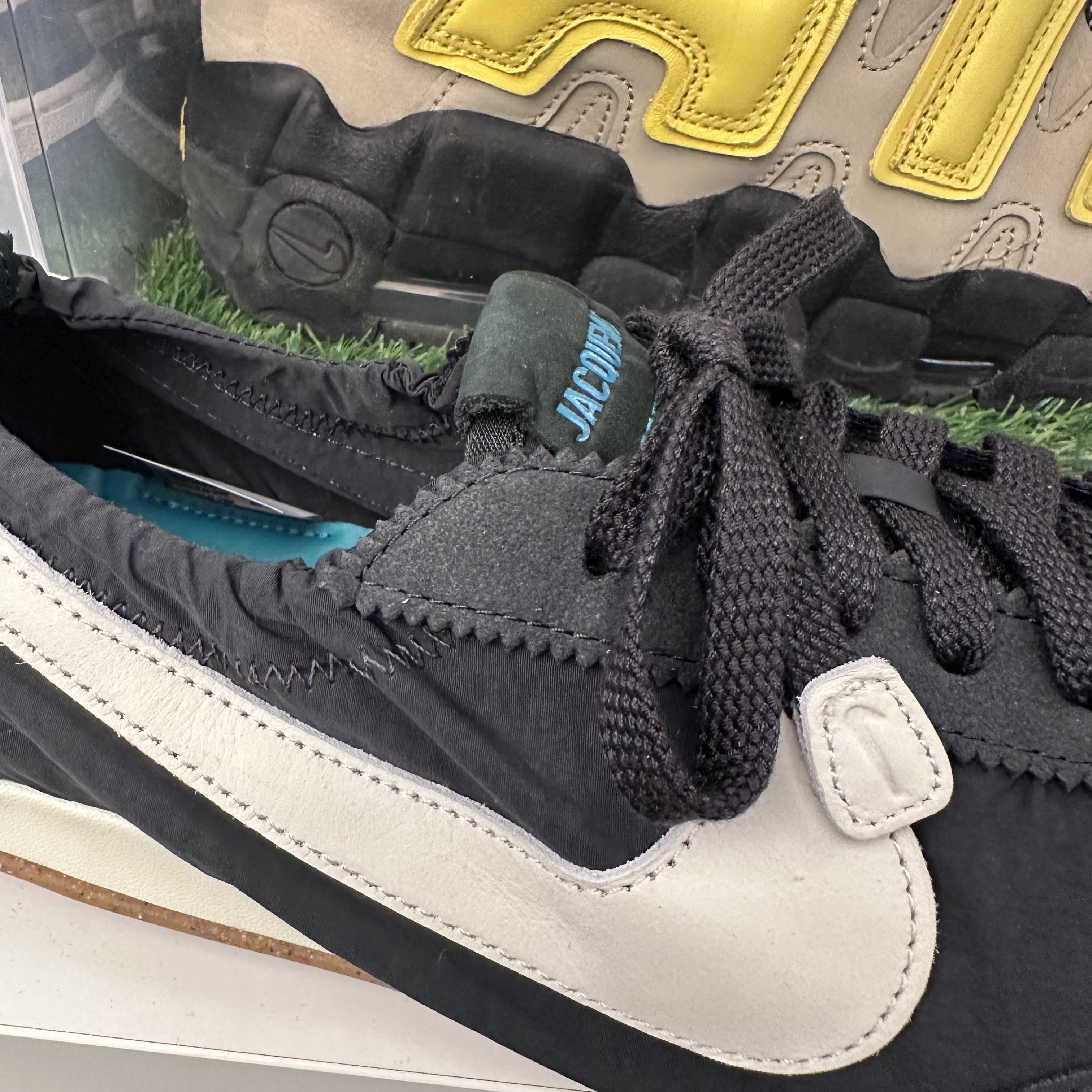 Nike x Jacquemus Moon Shoe SP Off Noir Cashmere 착용 스타일 - 2