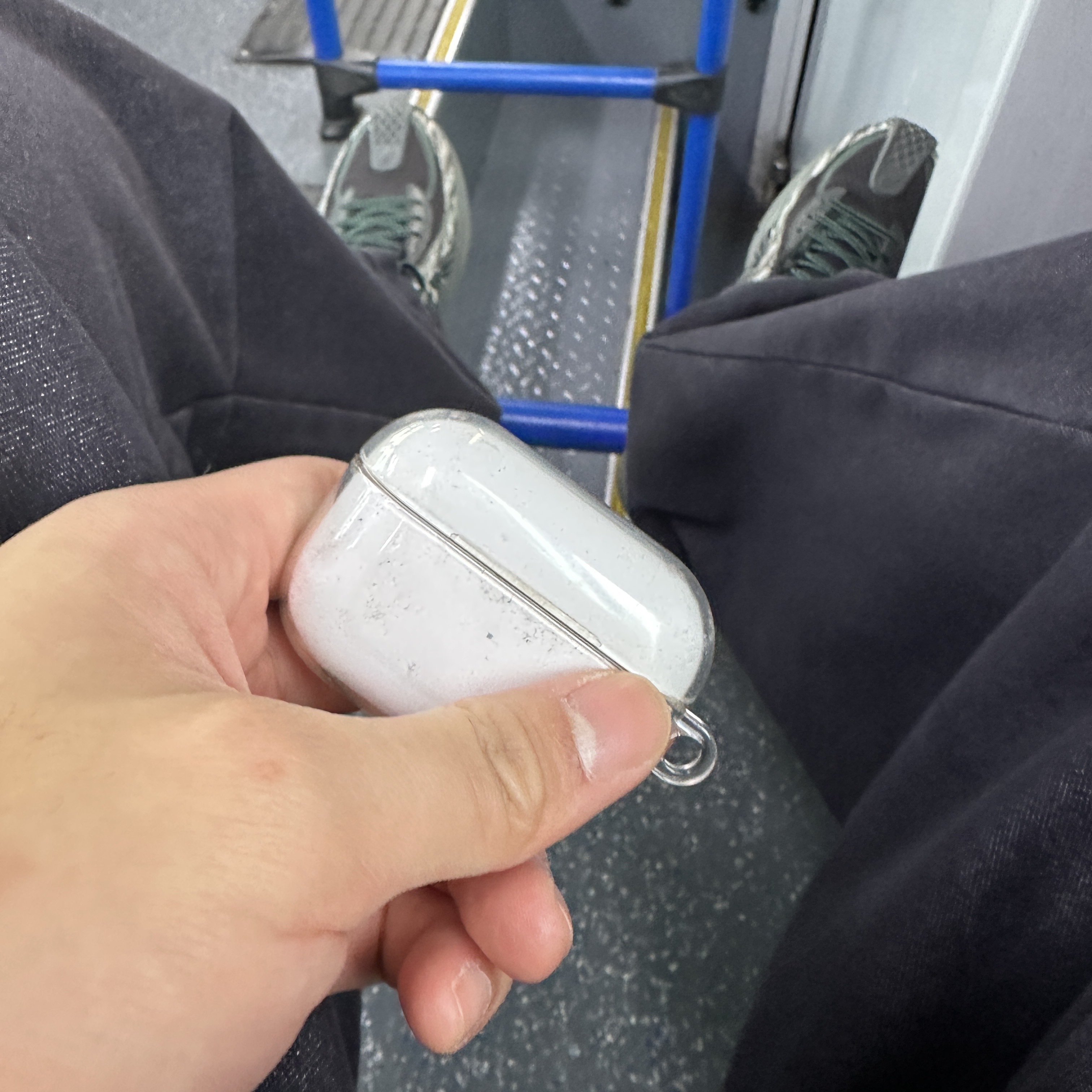 Apple Airpods Pro 2nd Gen with MagSafe Charging Case USB C (Korean Ver.) 착용 스타일