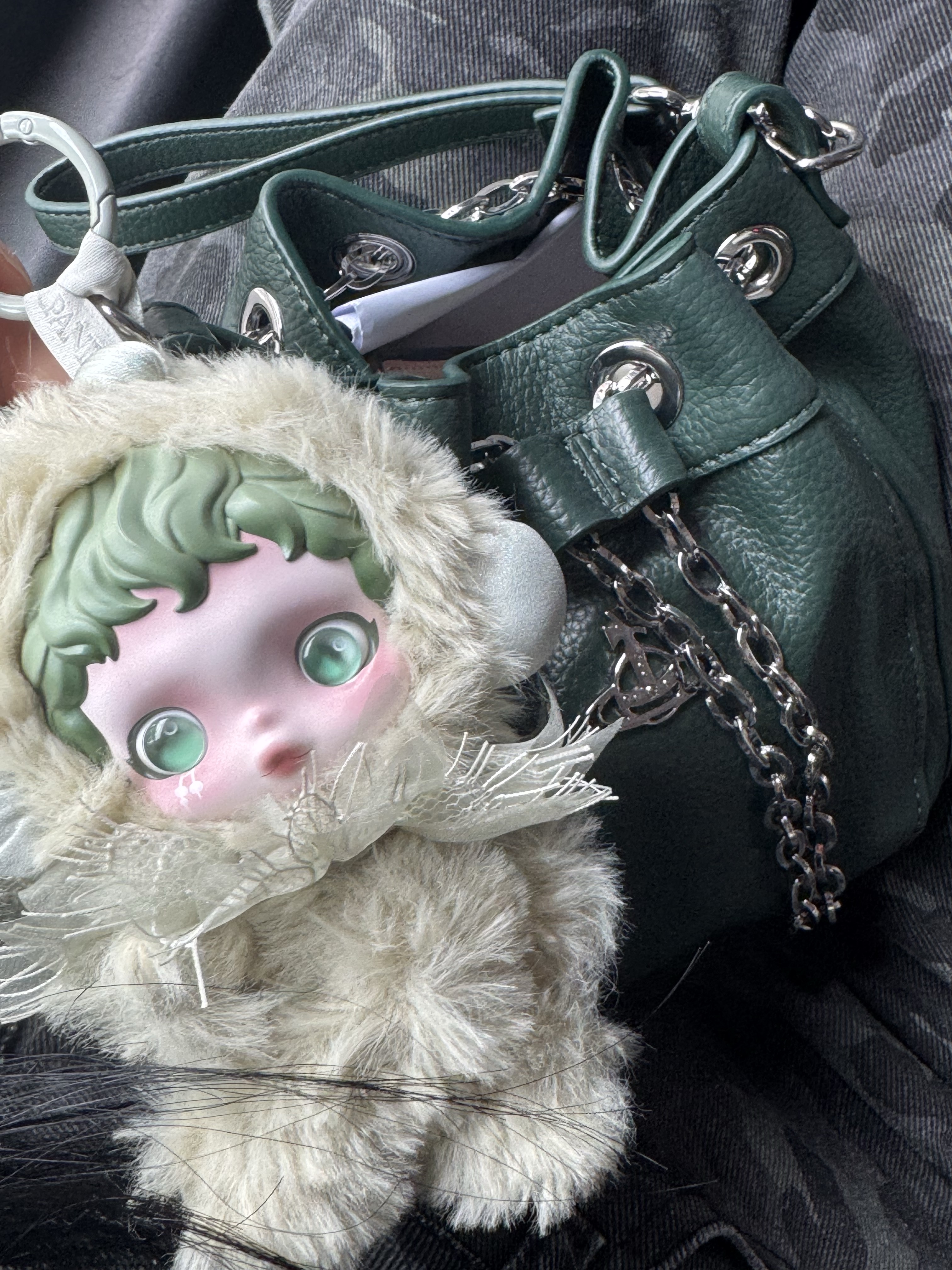 Pop Mart Skullpanda L’Impressionnisme Series Plush Doll Pond (Opened Case), Vivienne Westwood Chrissy Small Bucket Bag Green 착용 스타일 - 5