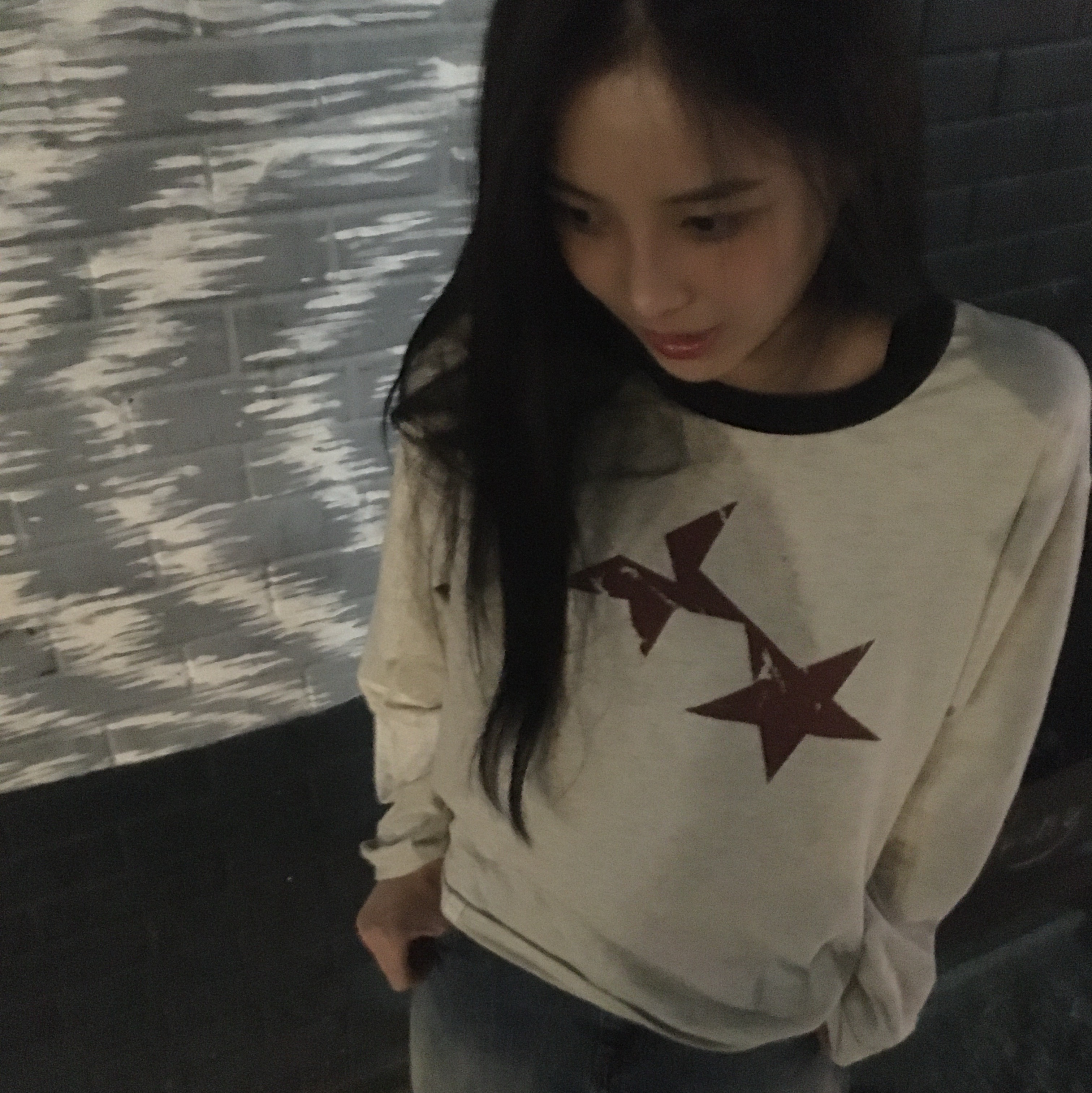 [KREAM 단독] CAVISH Twin Star Ls Tee Oatmeal 착용 스타일 - 3
