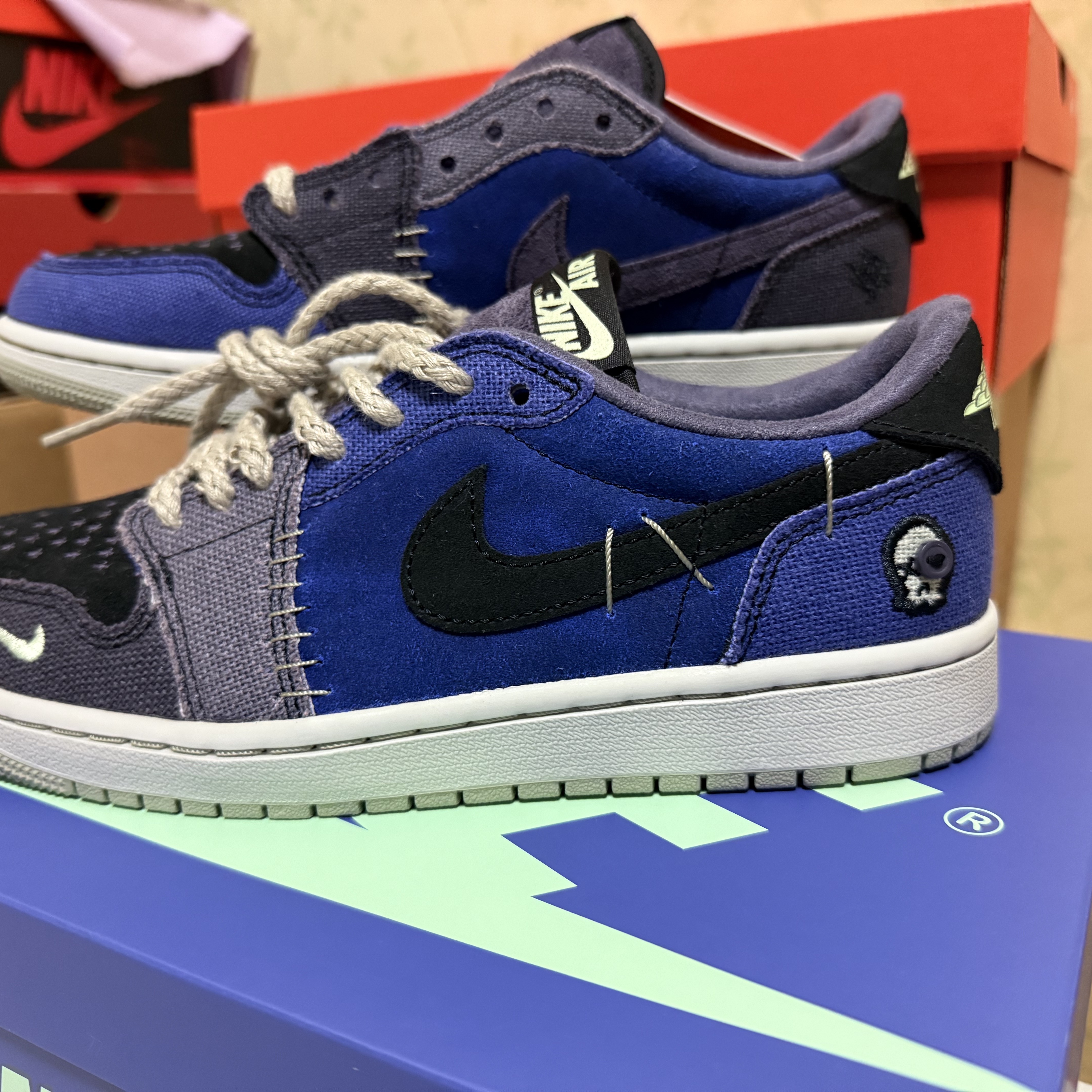Jordan 1 x Zion Williamson Retro Low OG Regency Purple and Dark Raisin 착용 스타일 - 2