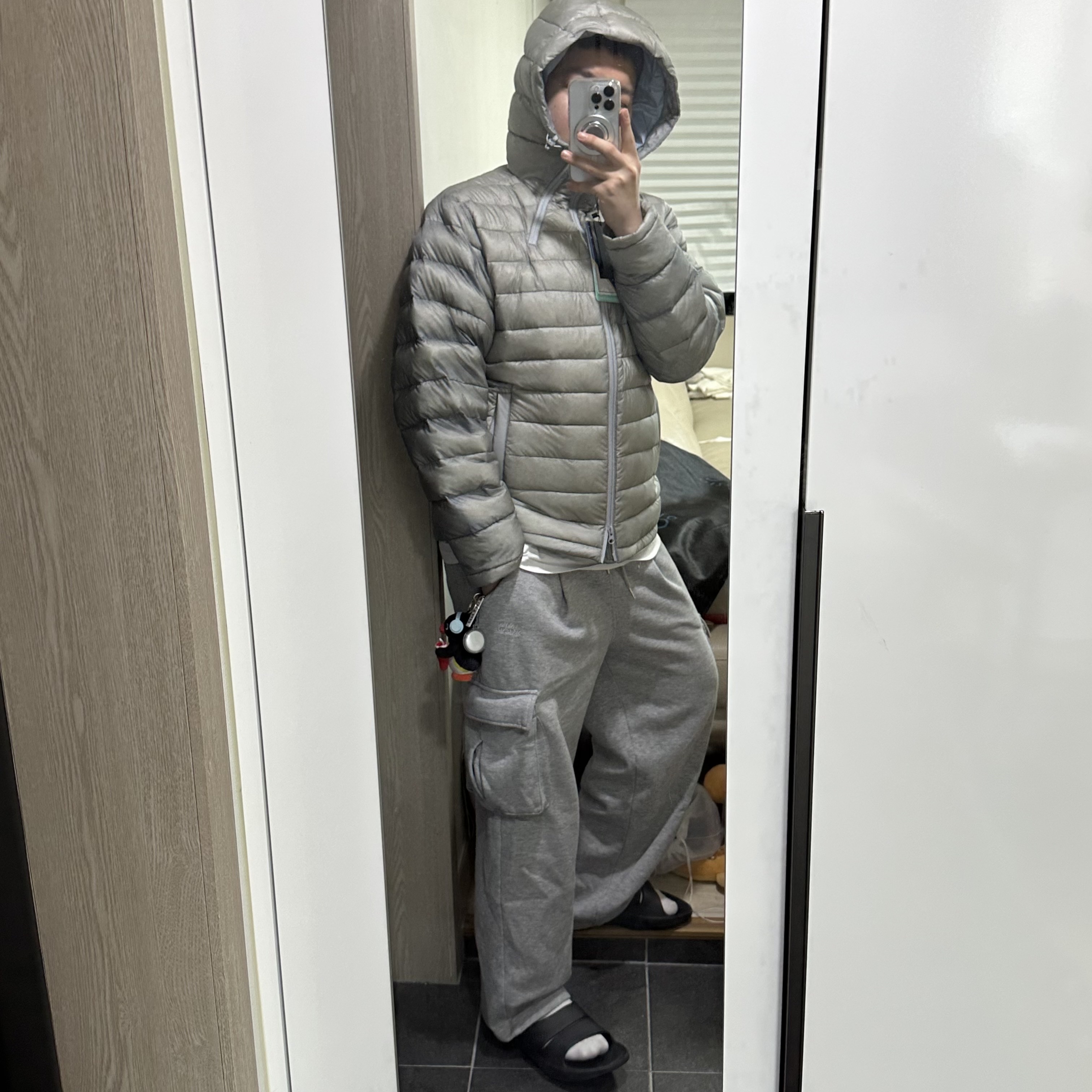Sansan Gear Suffix Puffer Jacket Grey_25FW 착용 스타일 - 2