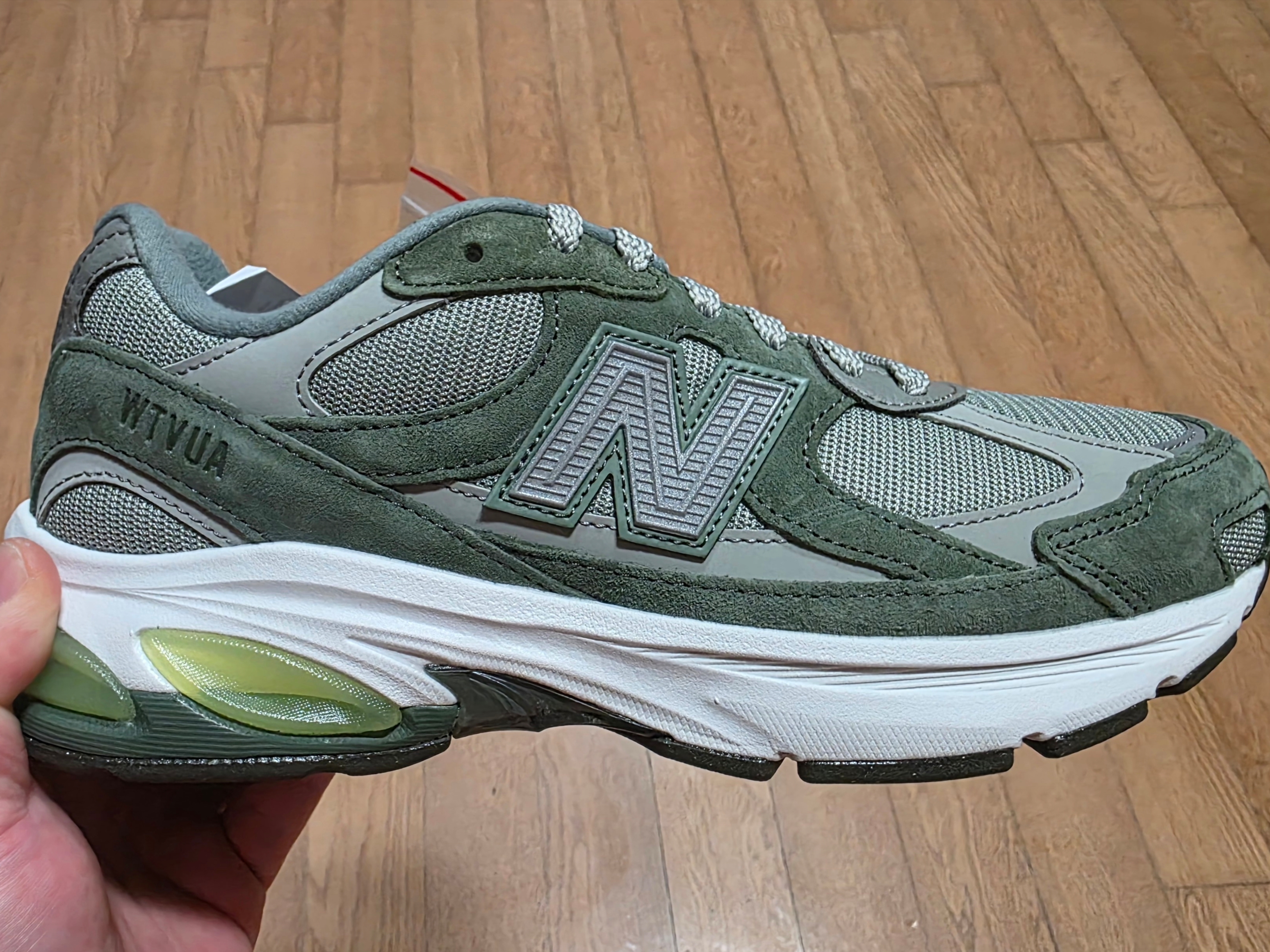 New Balance x WTAPS Abzorb 2010 Wrought Iron Agave Green - D Standard 착용 스타일 - 3