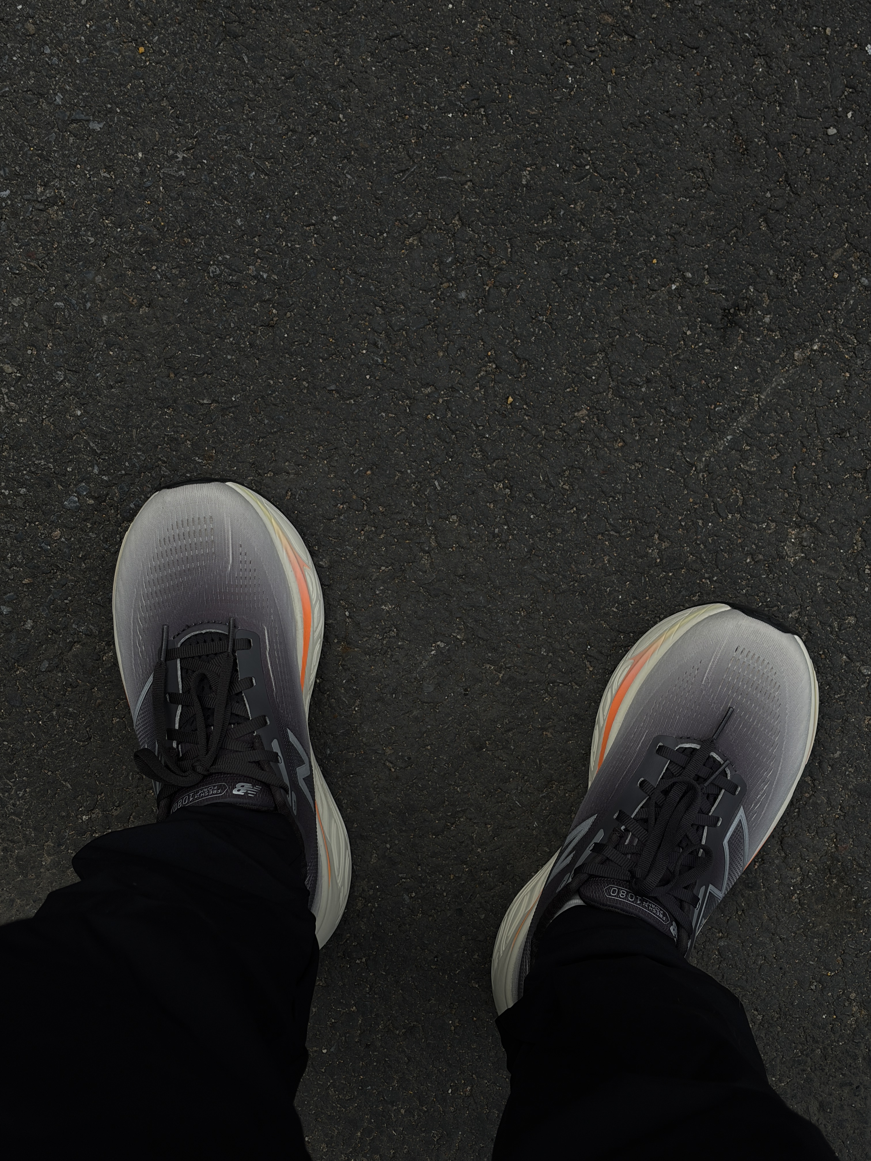 New Balance Fresh Foam X 1080v14 Black - 2E Wide 착용 스타일