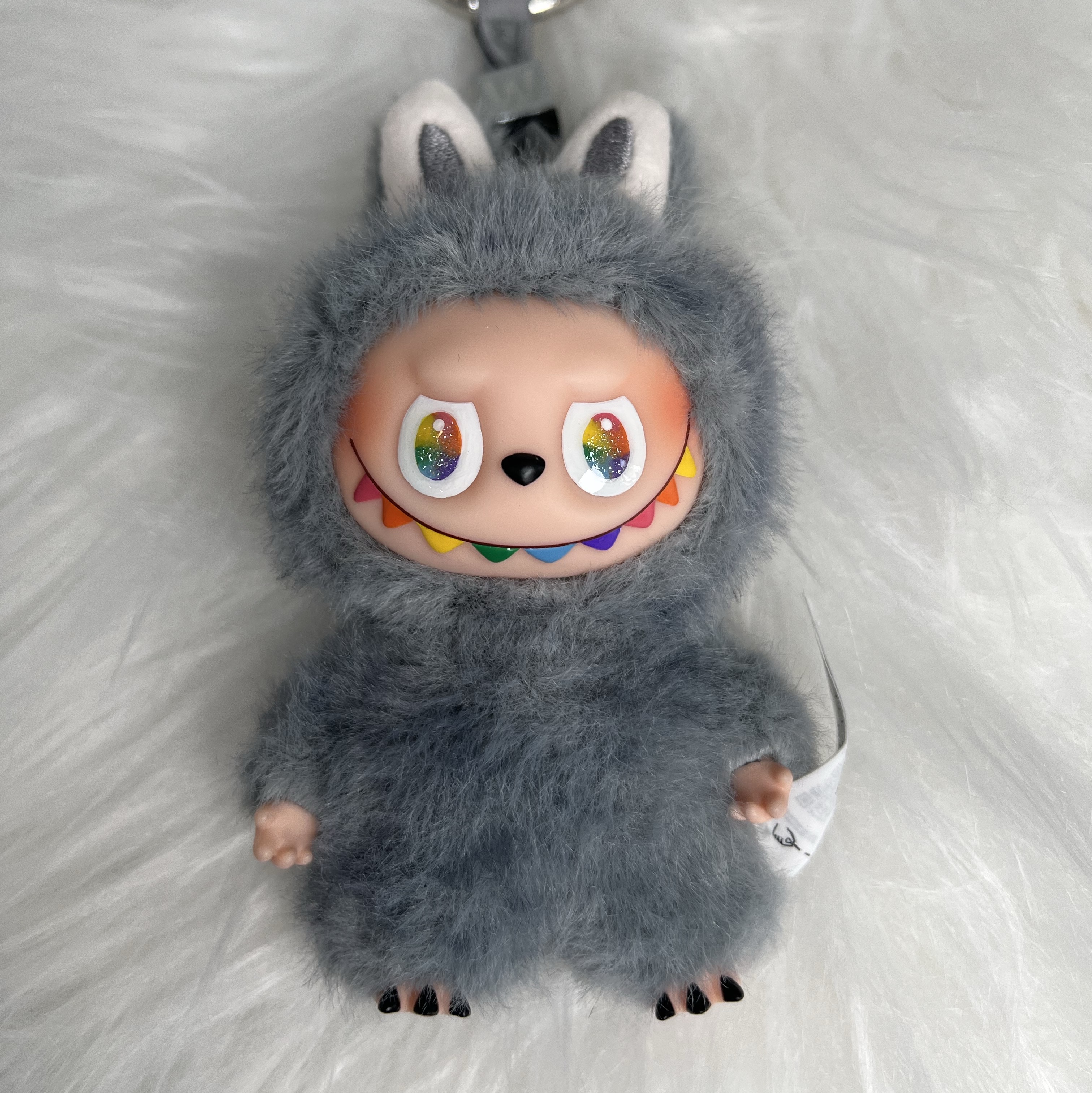 Pop Mart Labubu The Monsters Pin For Love Series Vinyl Plush Pendant (N-Z) W (Opened Case) 착용 스타일