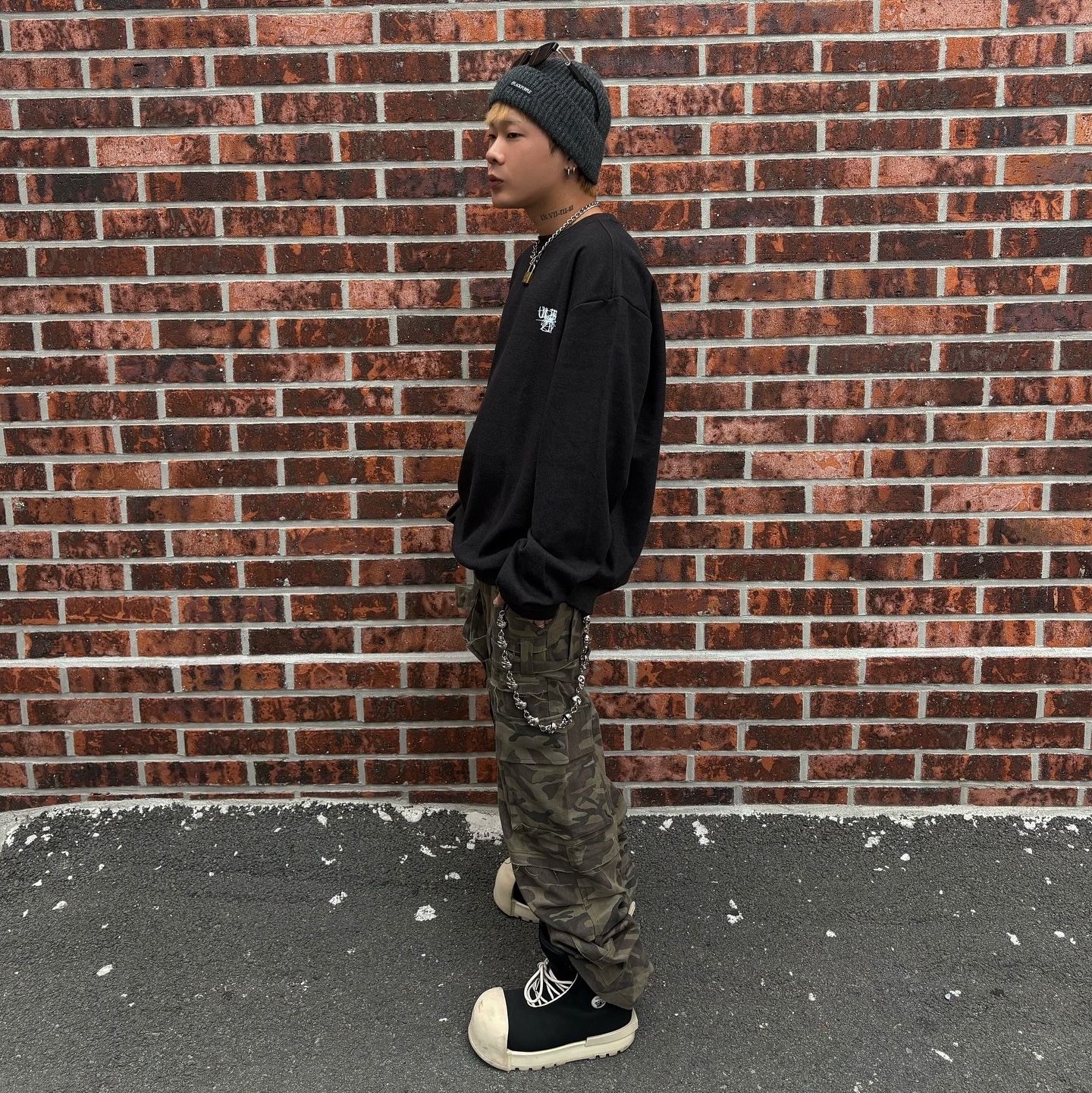 Wapworks Herringbone Belted Cargo Pants Camo 착용 스타일 - 1