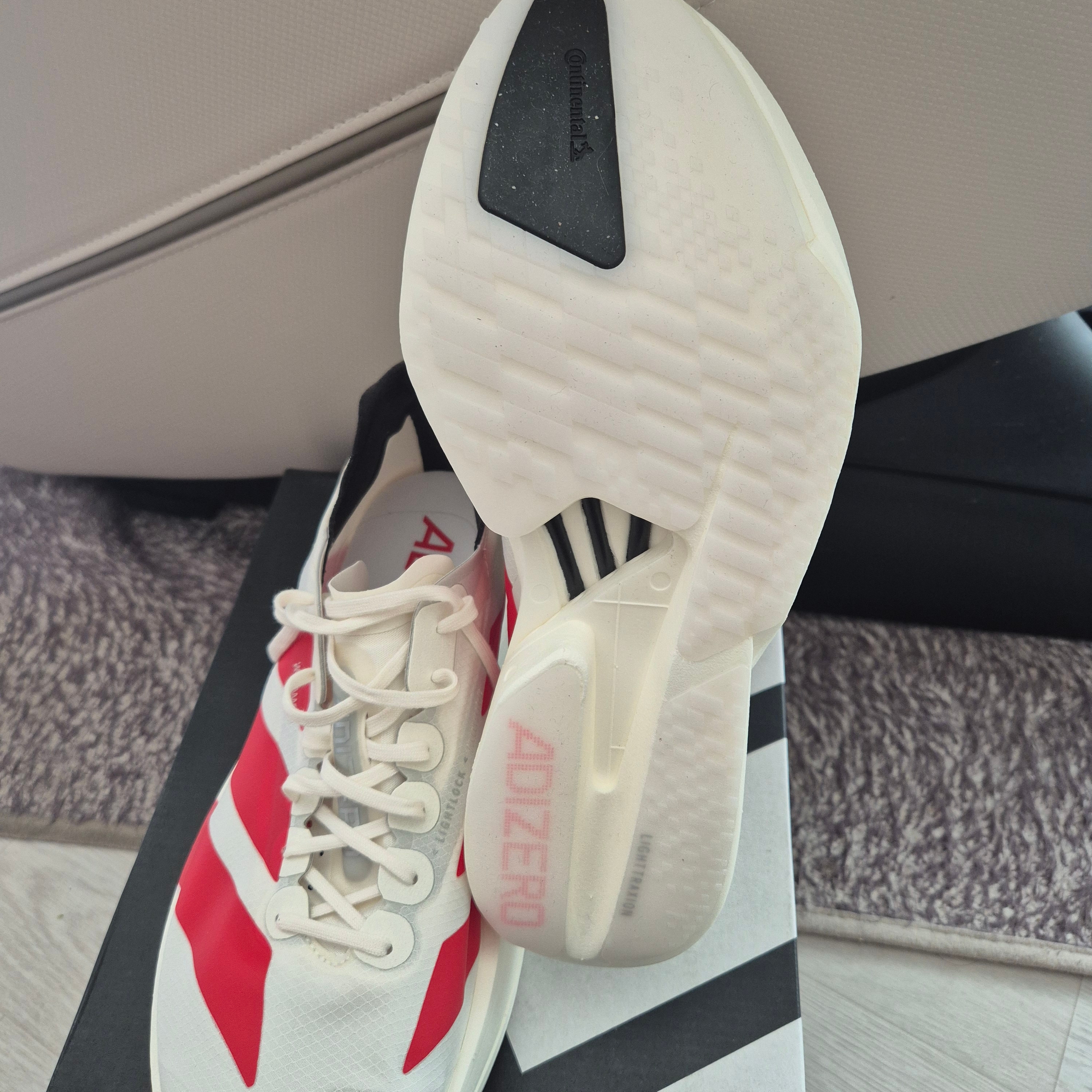 Adidas Adizero Adios Pro 4 Off White Better Scarlet 착용 스타일 - 2