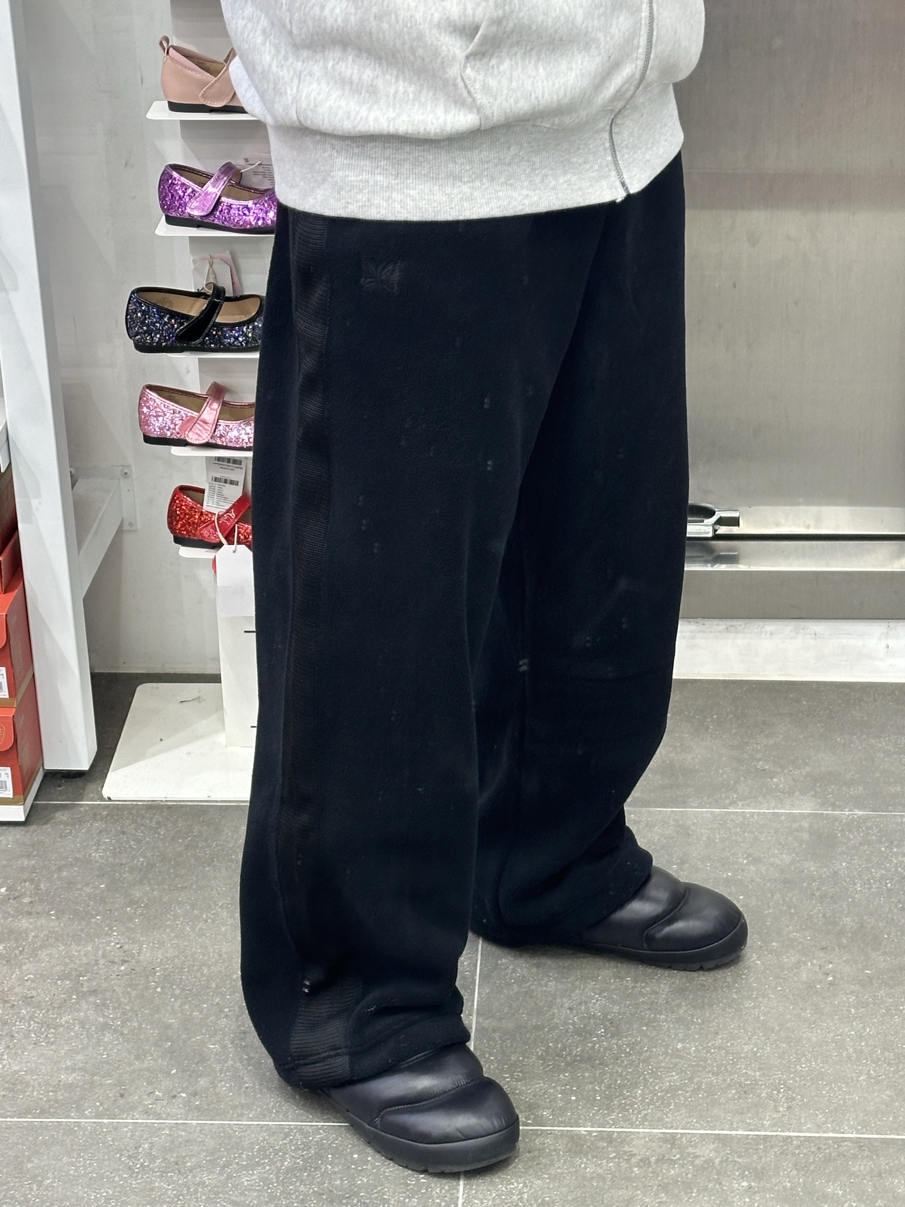 Uniqlo x Needles Fleece Wide Pants Black - KR 착용 스타일