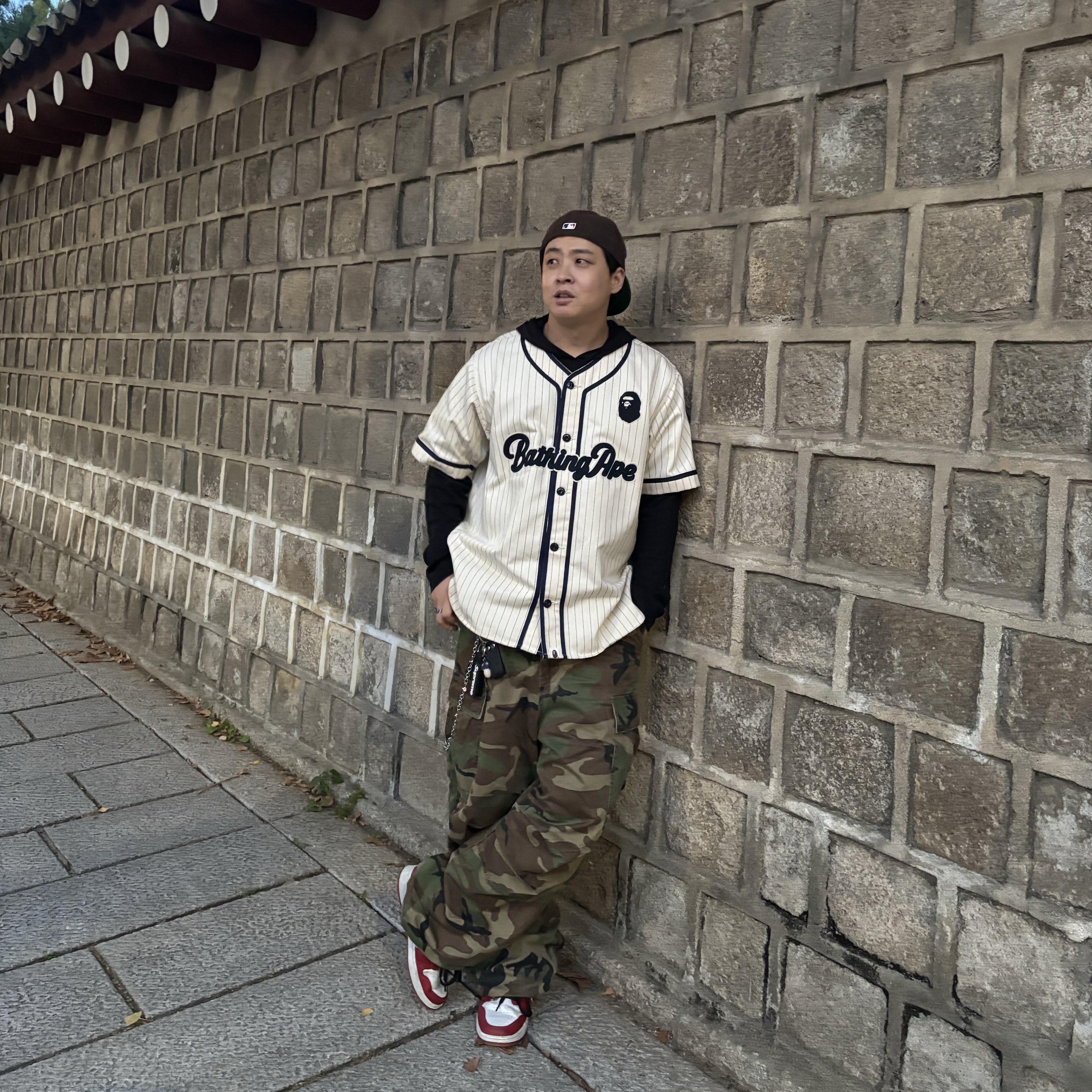 NOD Stone Washed Cargo Pants Camo, BAPE A Bathing Ape Baseball Shirt Ivory 착용 스타일 - 1