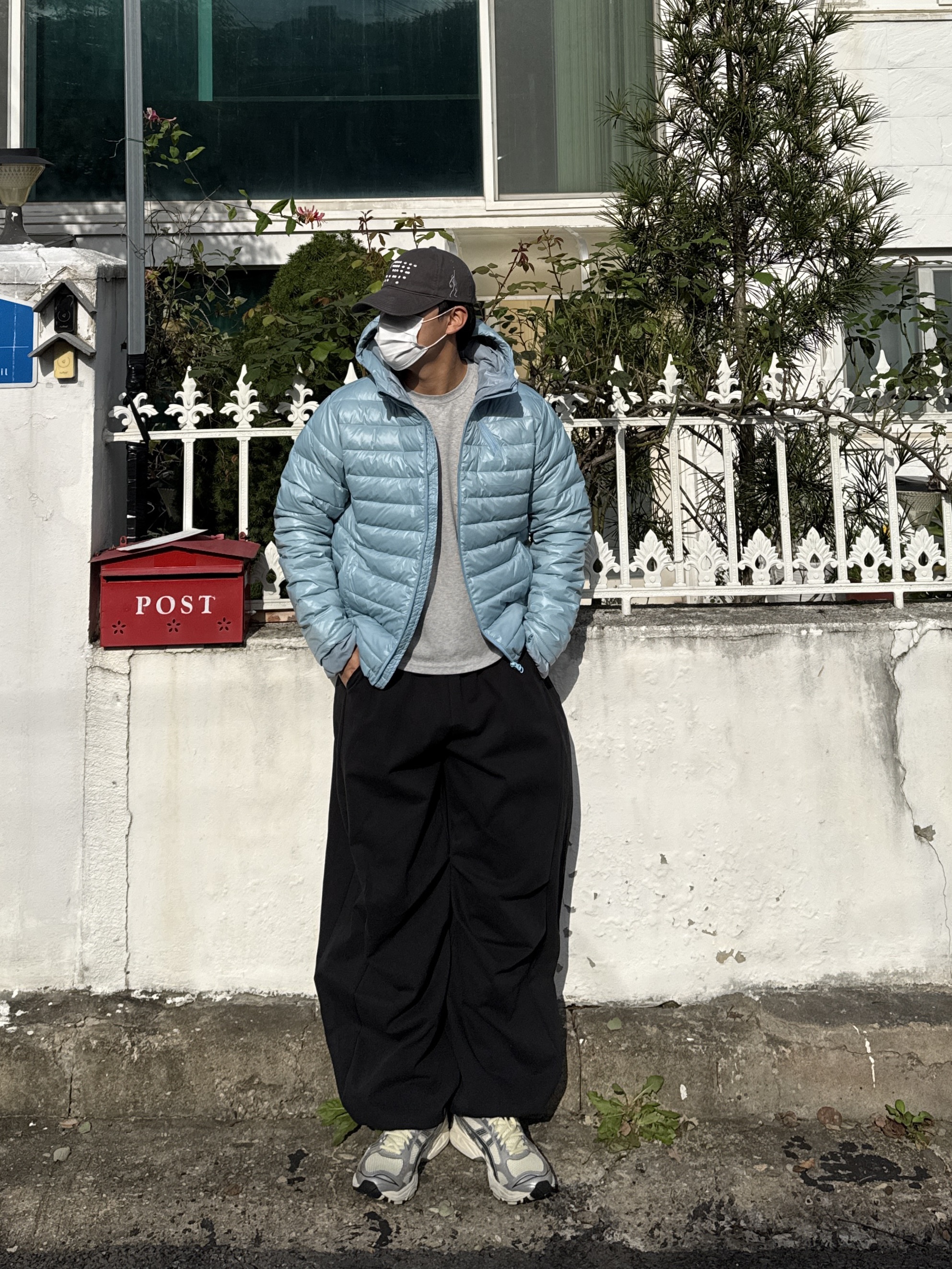 Asics Gel-Kayano 14 Oyster White Steeple Grey, Musinsa Standard City Leisure Hooded Light Down Jacket Cloudy Blue 착용 스타일 - 4