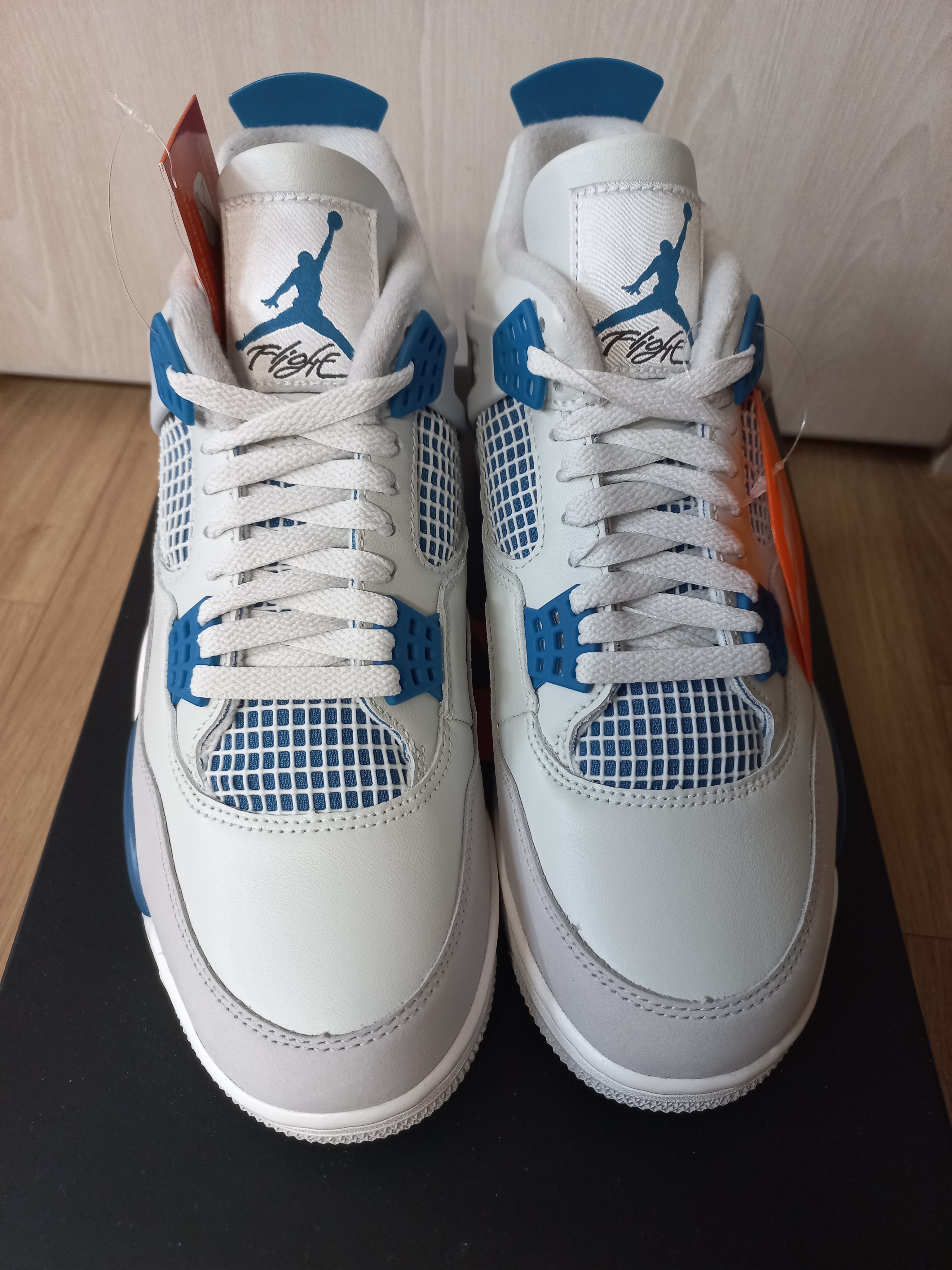 Jordan 4 Retro Industrial Blue 착용 스타일
