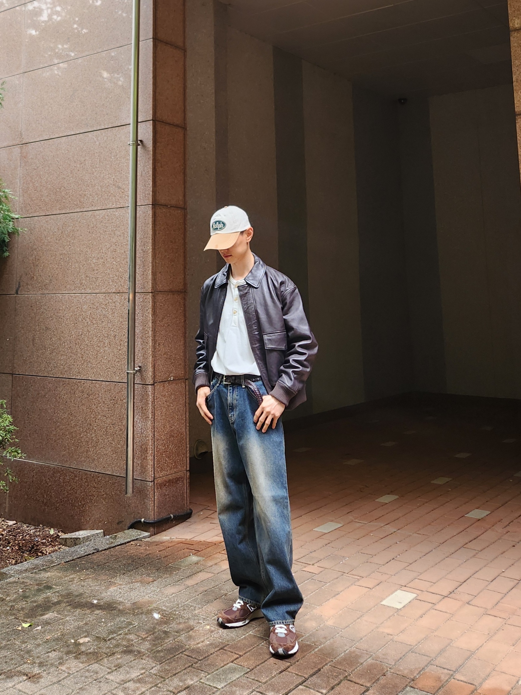 New Balance 991 Made in UK Mocha Brown, Zara Leather Jacket Black 착용 스타일 - 1