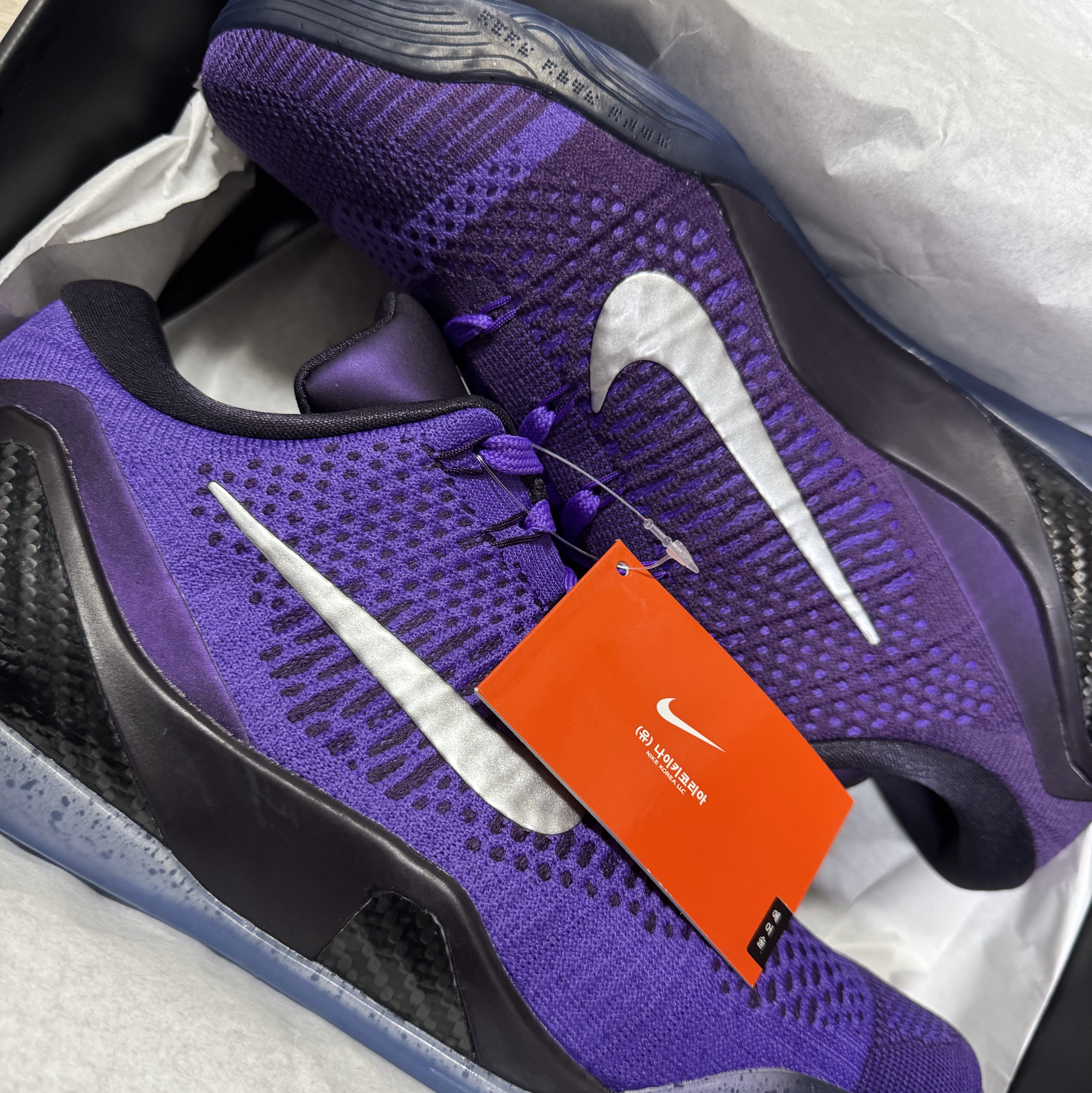 Nike Kobe 9 Elite Low Protro Hyper Grape and Cave Purple 착용 스타일
