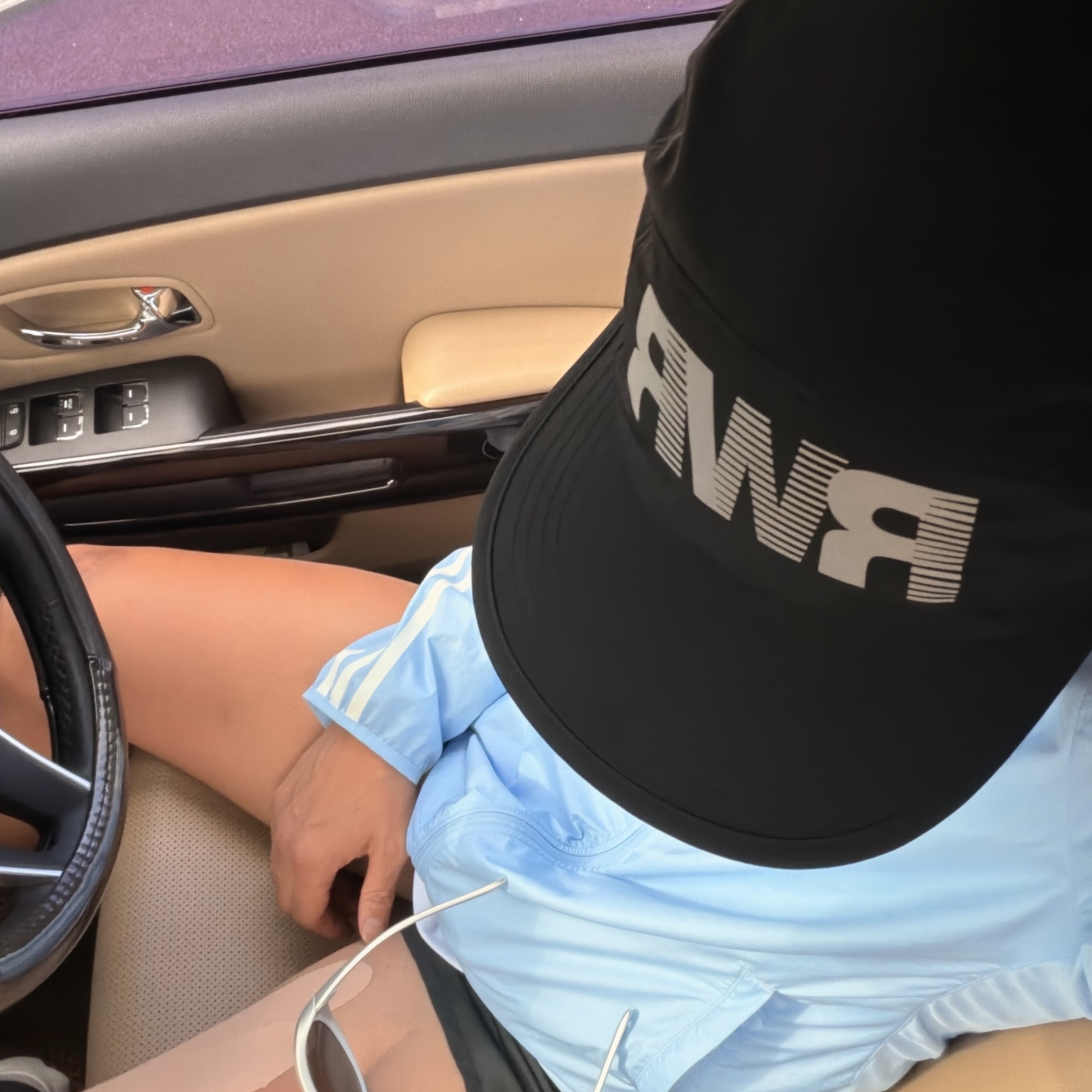 [KREAM 단독] runwhither Trail Cap Black, BLUE ELEPHANT Rio Silver 착용 스타일