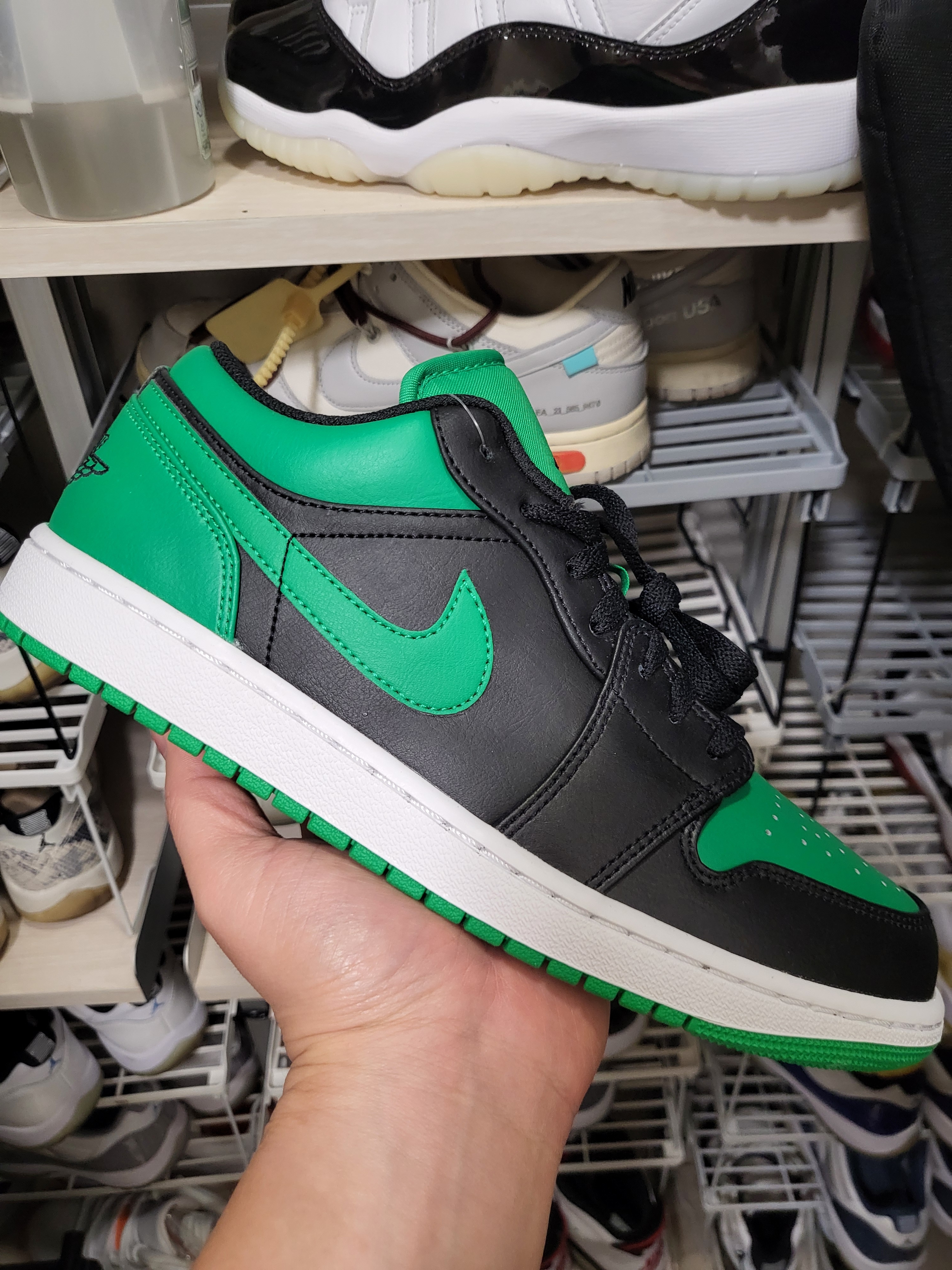 Jordan 1 Low Lucky Green 착용 스타일 - 1