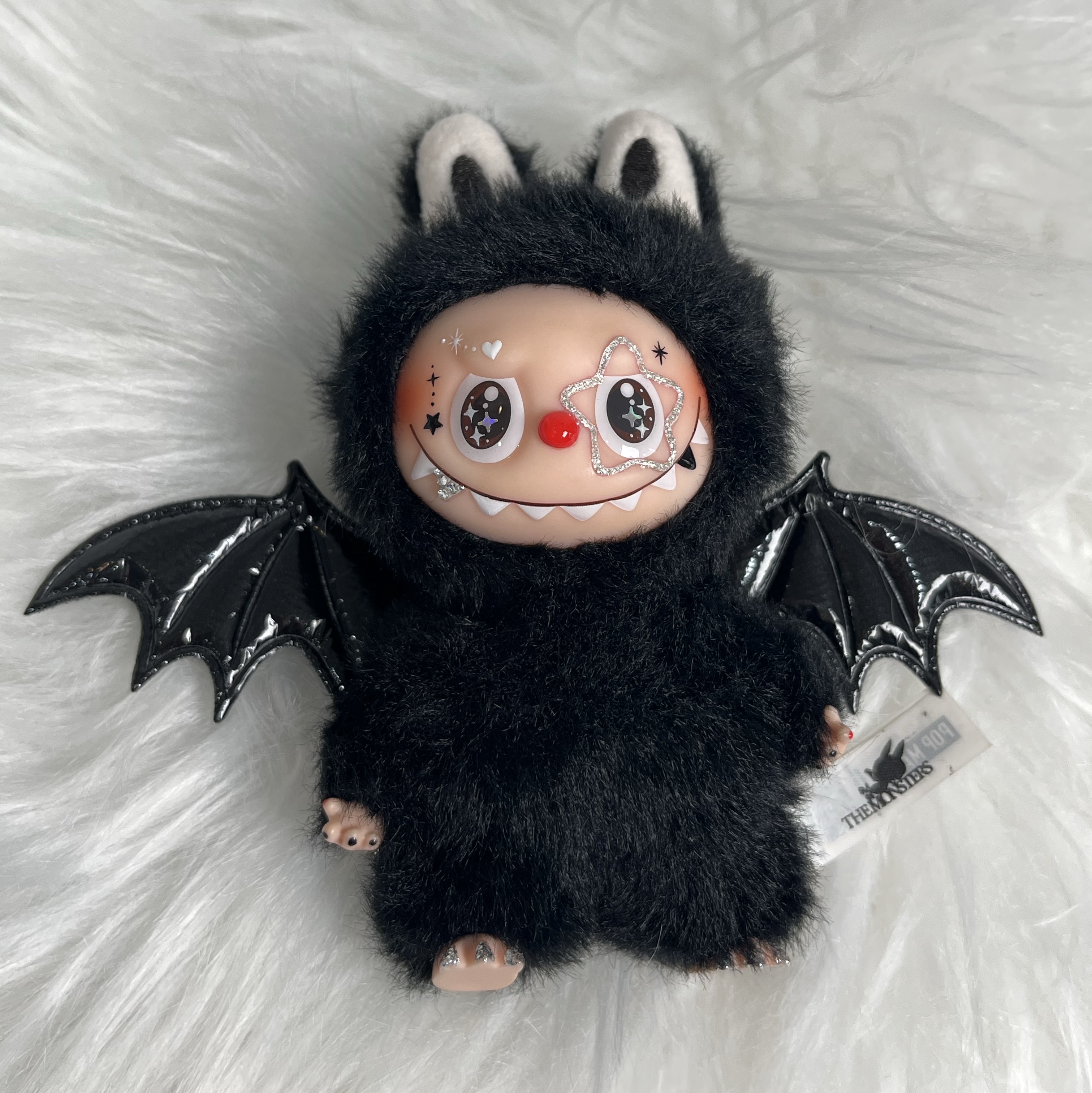 Pop Mart Labubu The Monsters Pin For Love Series Vinyl Plush Pendant (N-Z) R (Opened Case) 착용 스타일 - 1
