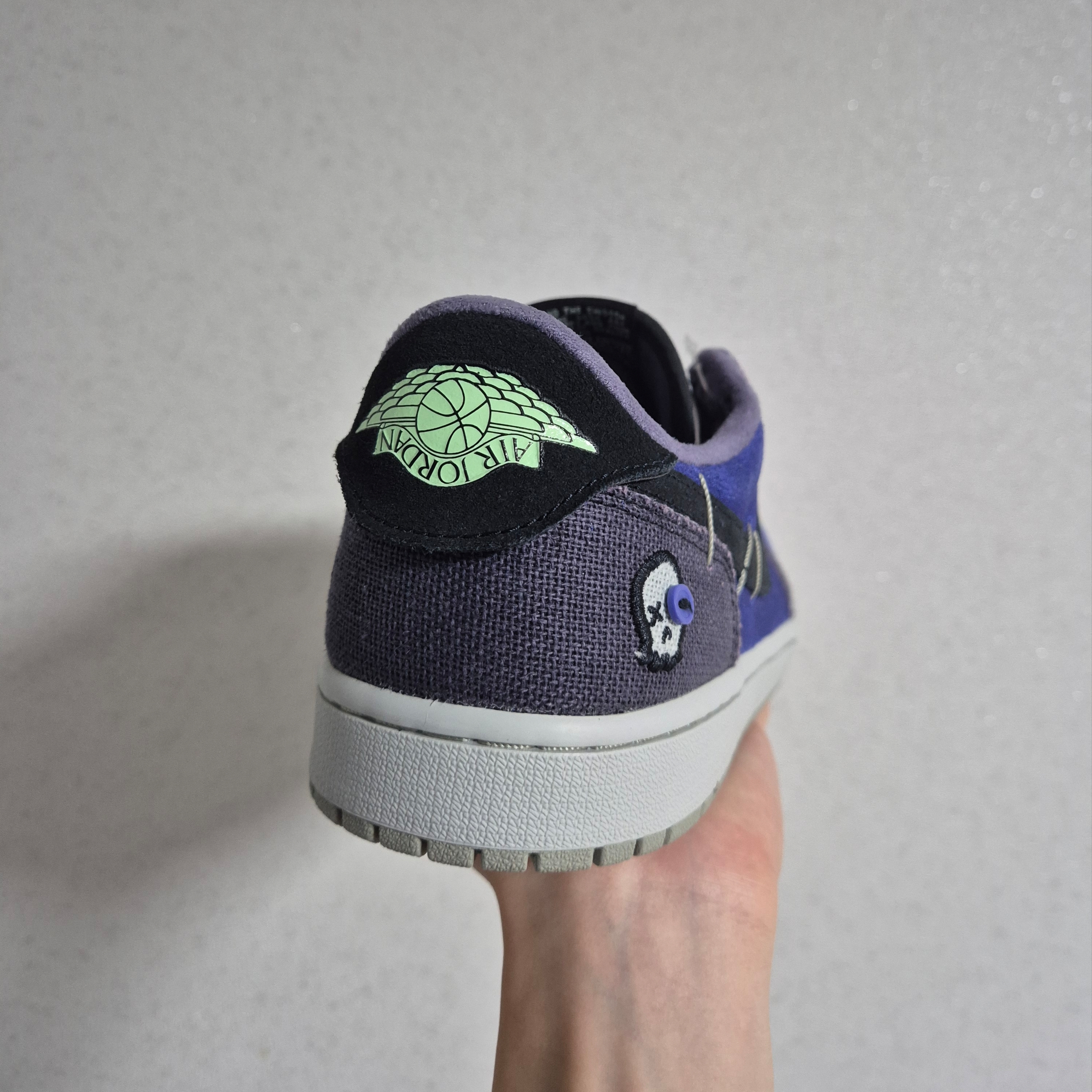 Jordan 1 x Zion Williamson Retro Low OG Regency Purple and Dark Raisin 착용 스타일 - 3