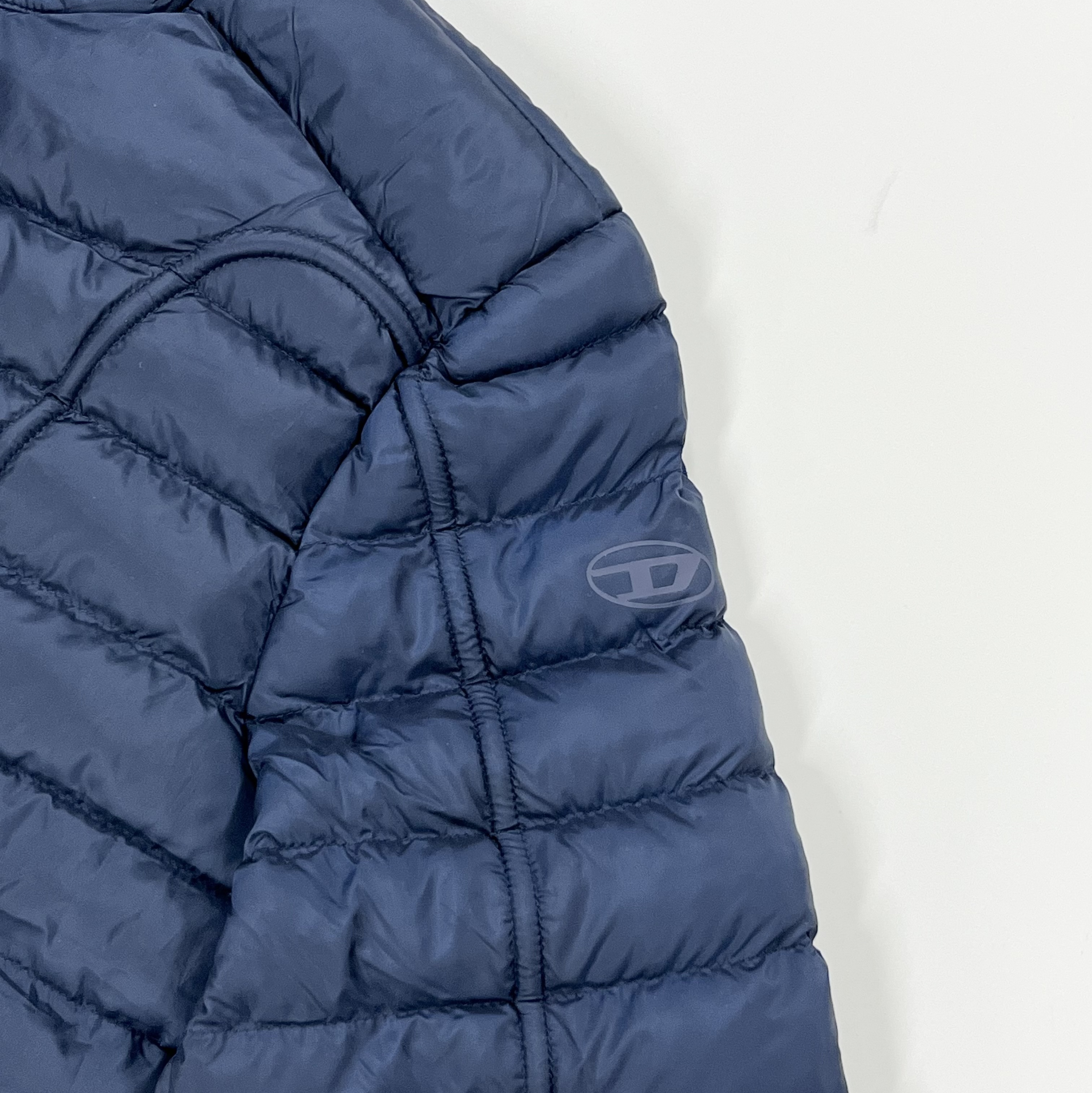 Diesel W-Hawkyl Puffer Jacket Blue 착용 스타일 - 1