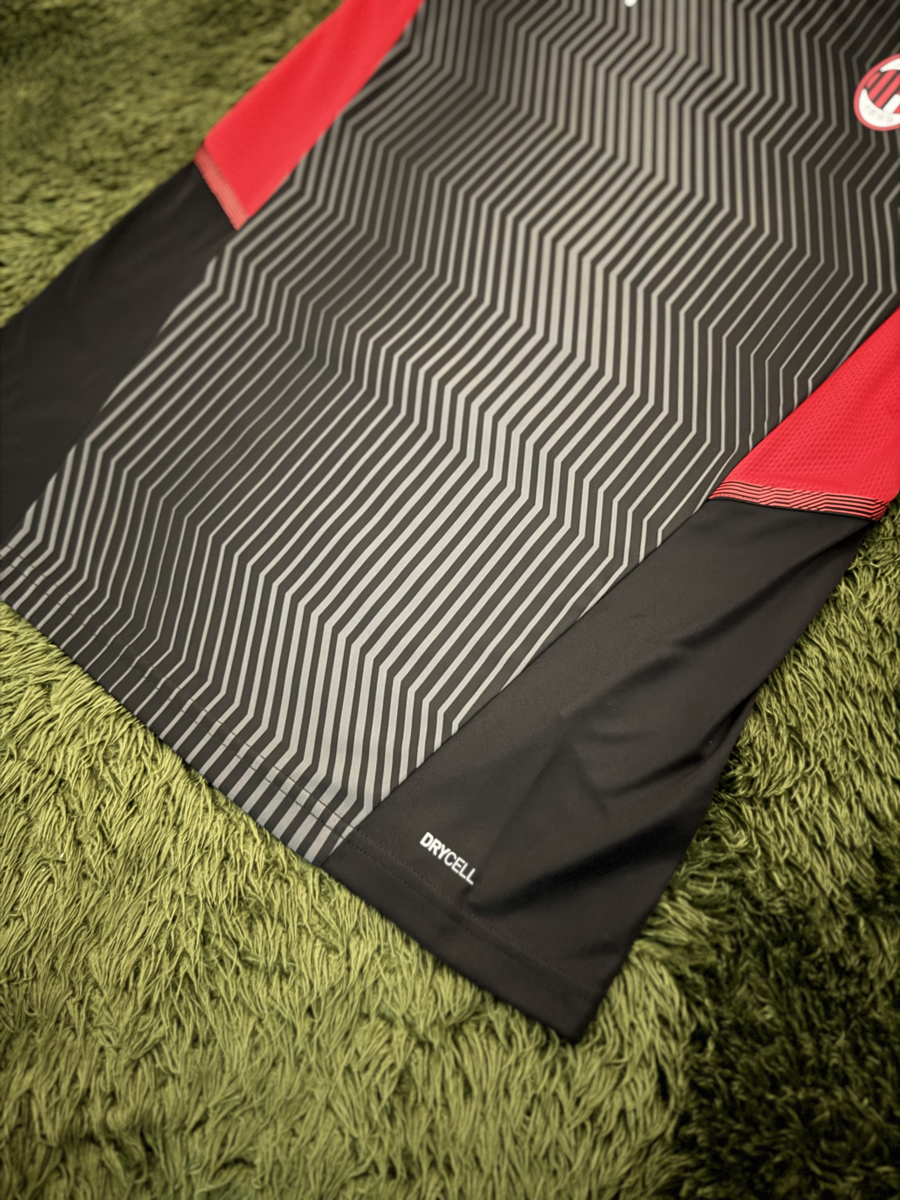 Puma x ACM Training Jersey Black Tango Red (Non Marking Ver.) 착용 스타일 - 5