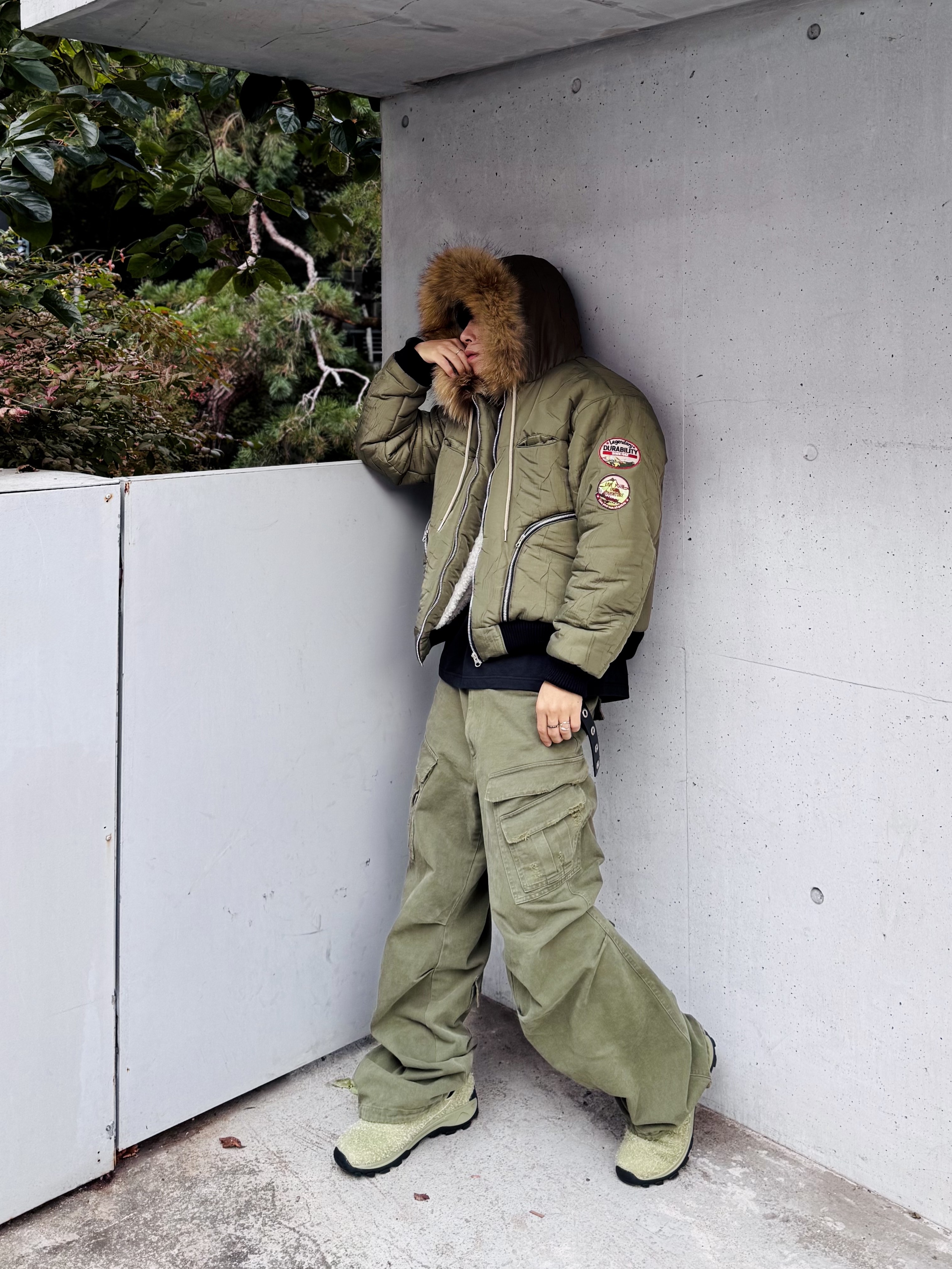Nonnod Double Pocket Cargo Pants Vintage Khaki, Merrell Winter Moc 3 1TRL Herb 착용 스타일 - 1