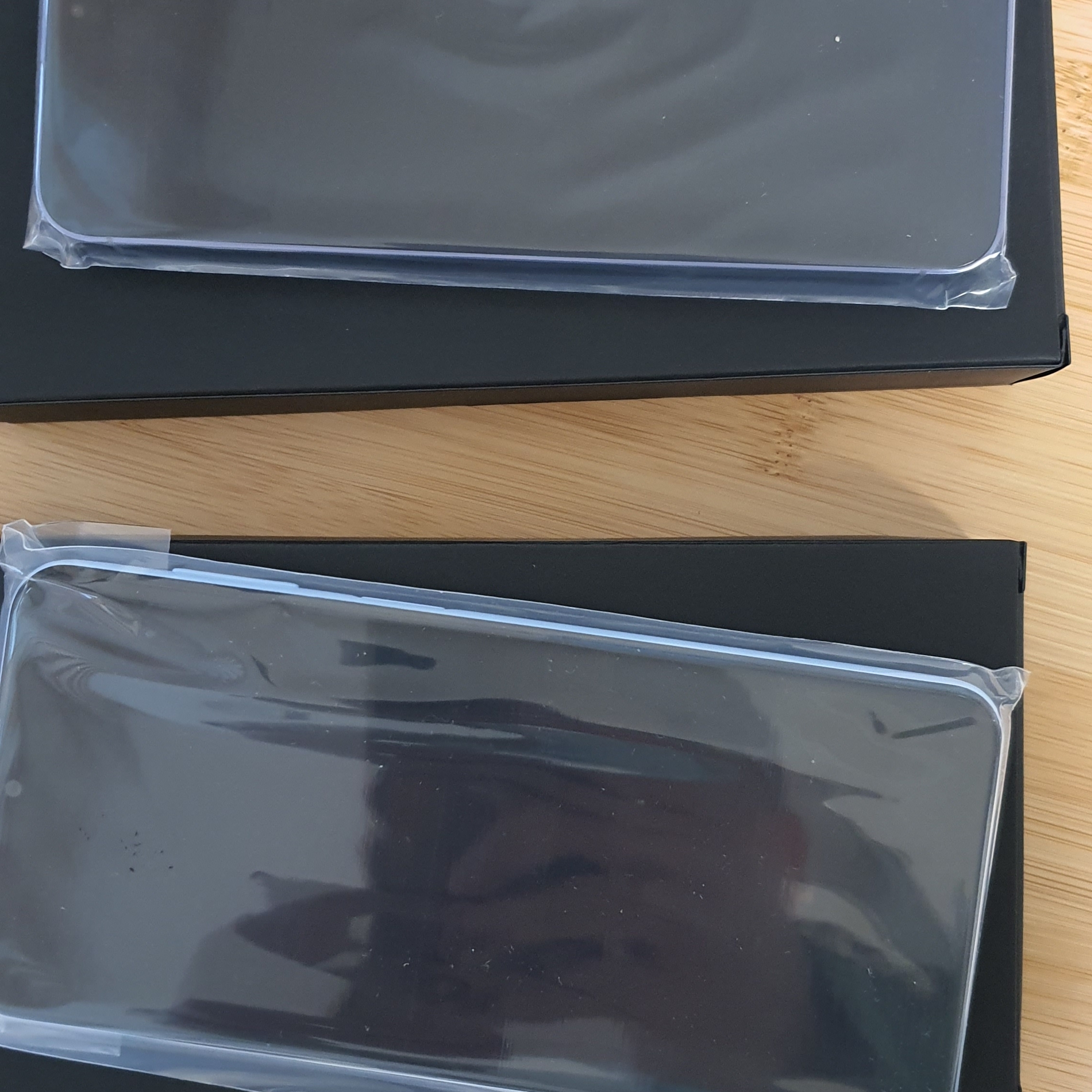 [S등급] Refurbished Galaxy S24+ 256GB Onyx Black 착용 스타일 - 1