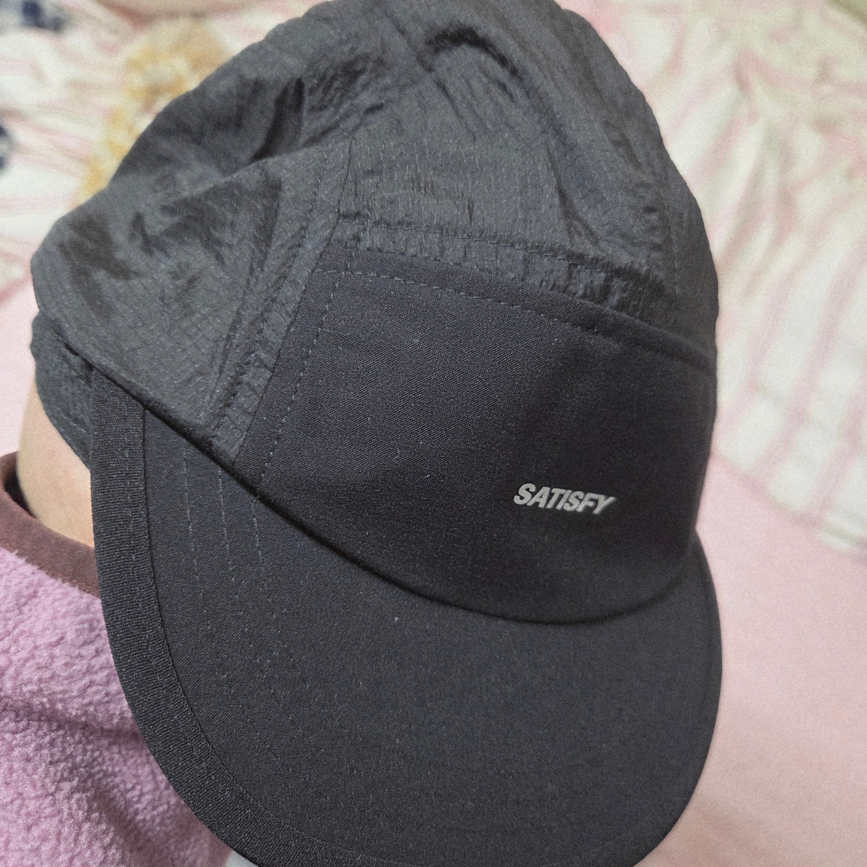 Satisfy Re-Possessed Rippy Trail Cap Black 착용 스타일