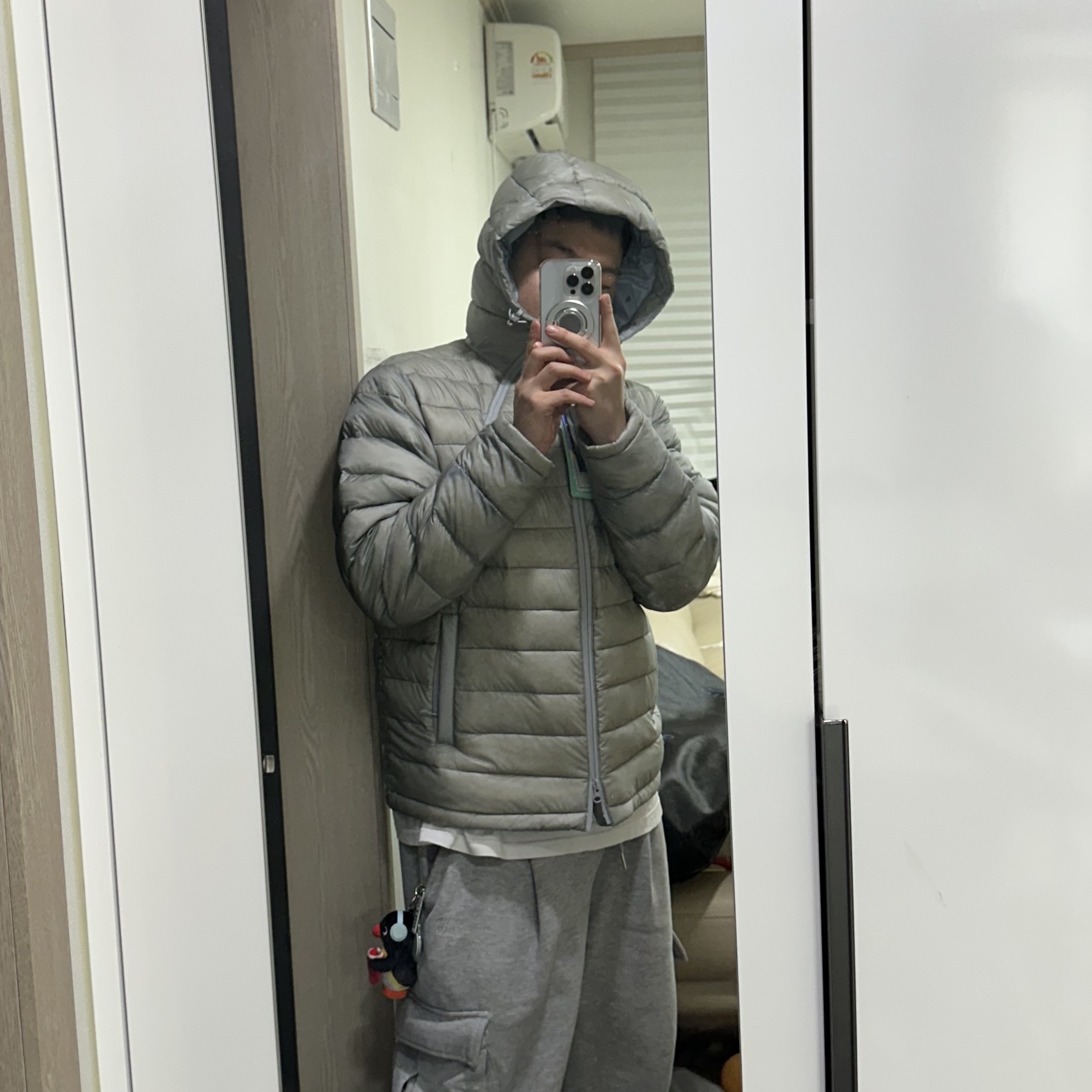 Sansan Gear Suffix Puffer Jacket Grey_25FW 착용 스타일 - 8