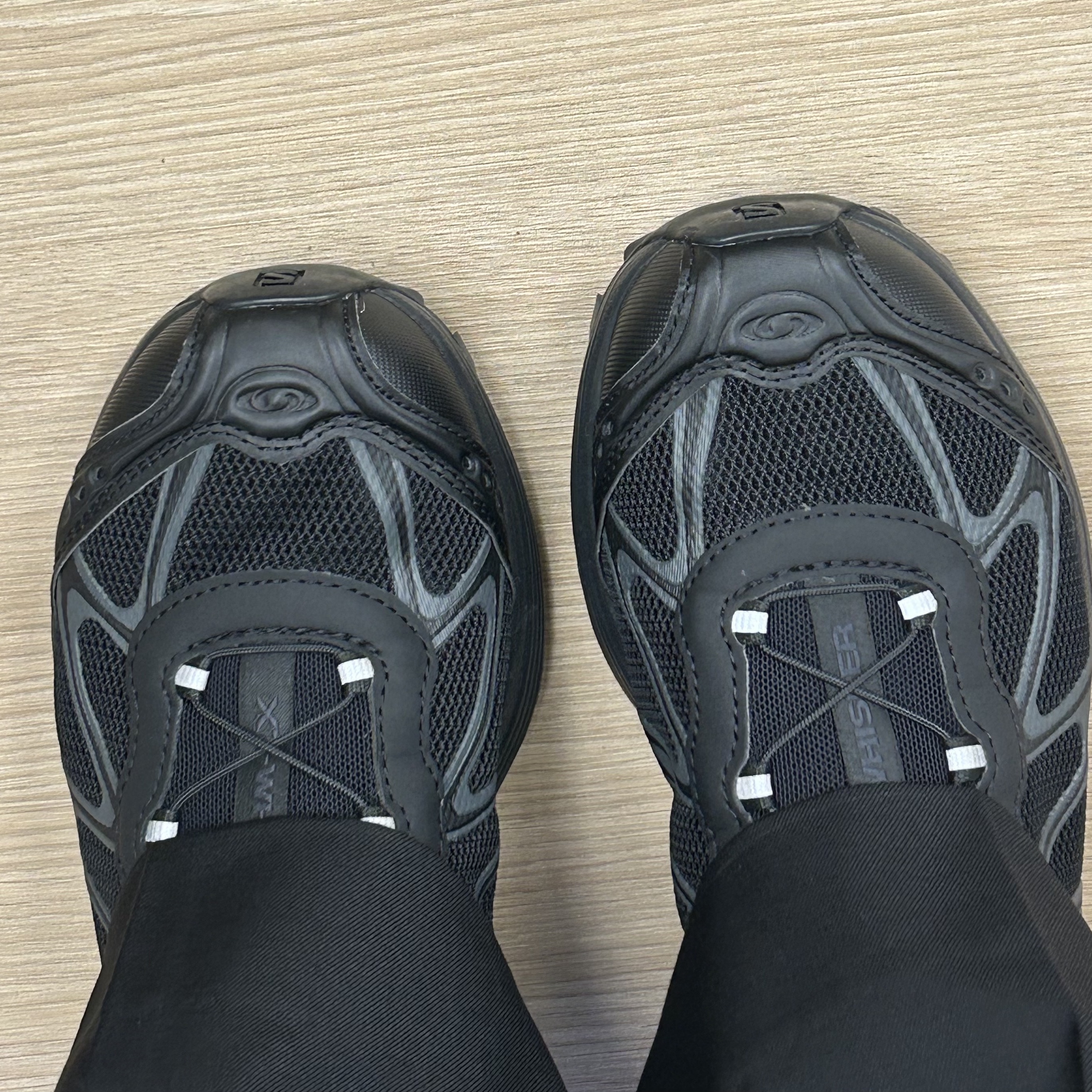 Salomon XT-Whisper Black Asphalt 착용 스타일 - 1
