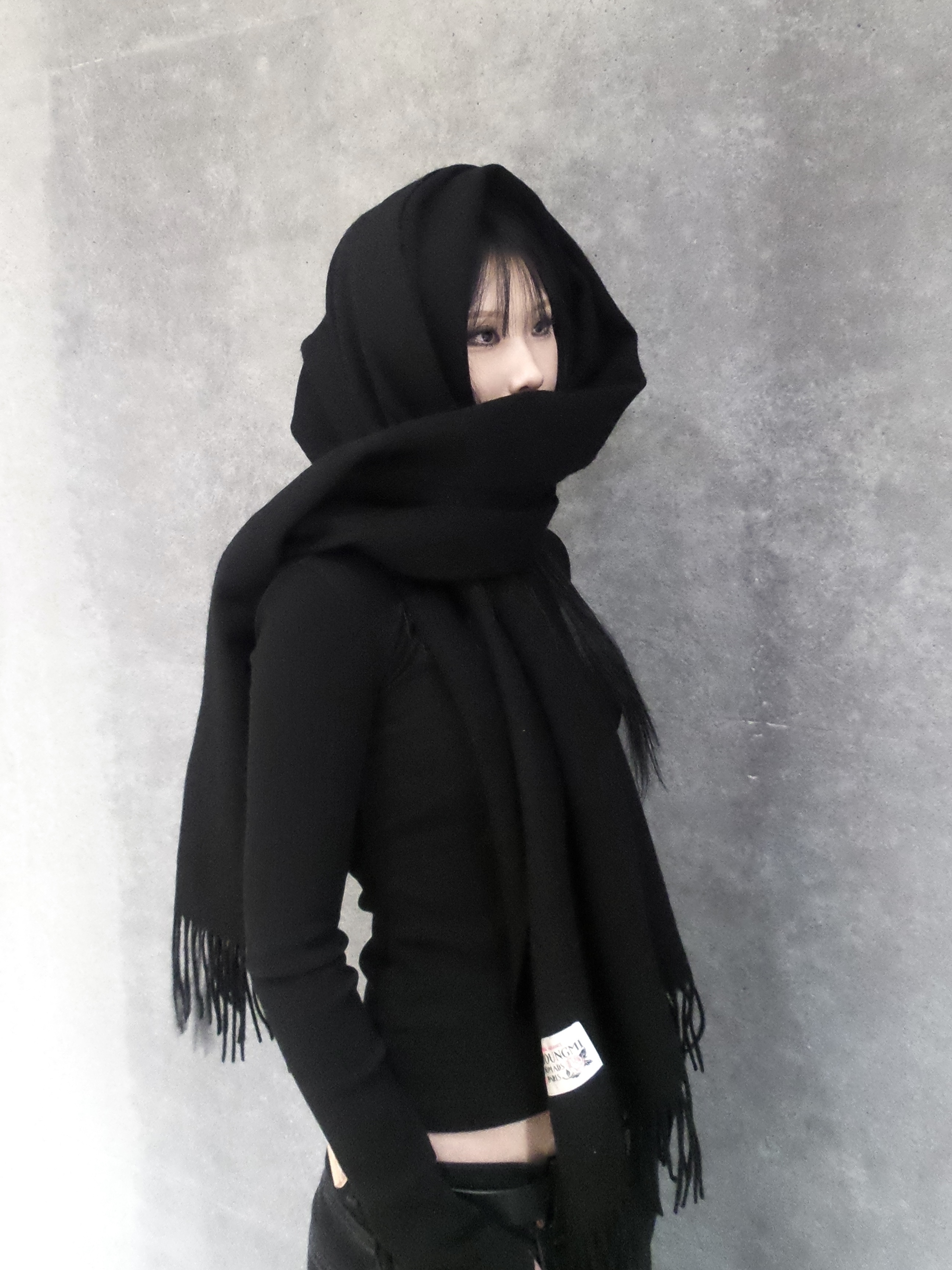 Wooyoungmi Flower Dyeing Hooded Black - 25SS, Wooyoungmi Flower Back Logo Hoodie Black - 23FW 착용 스타일 - 1
