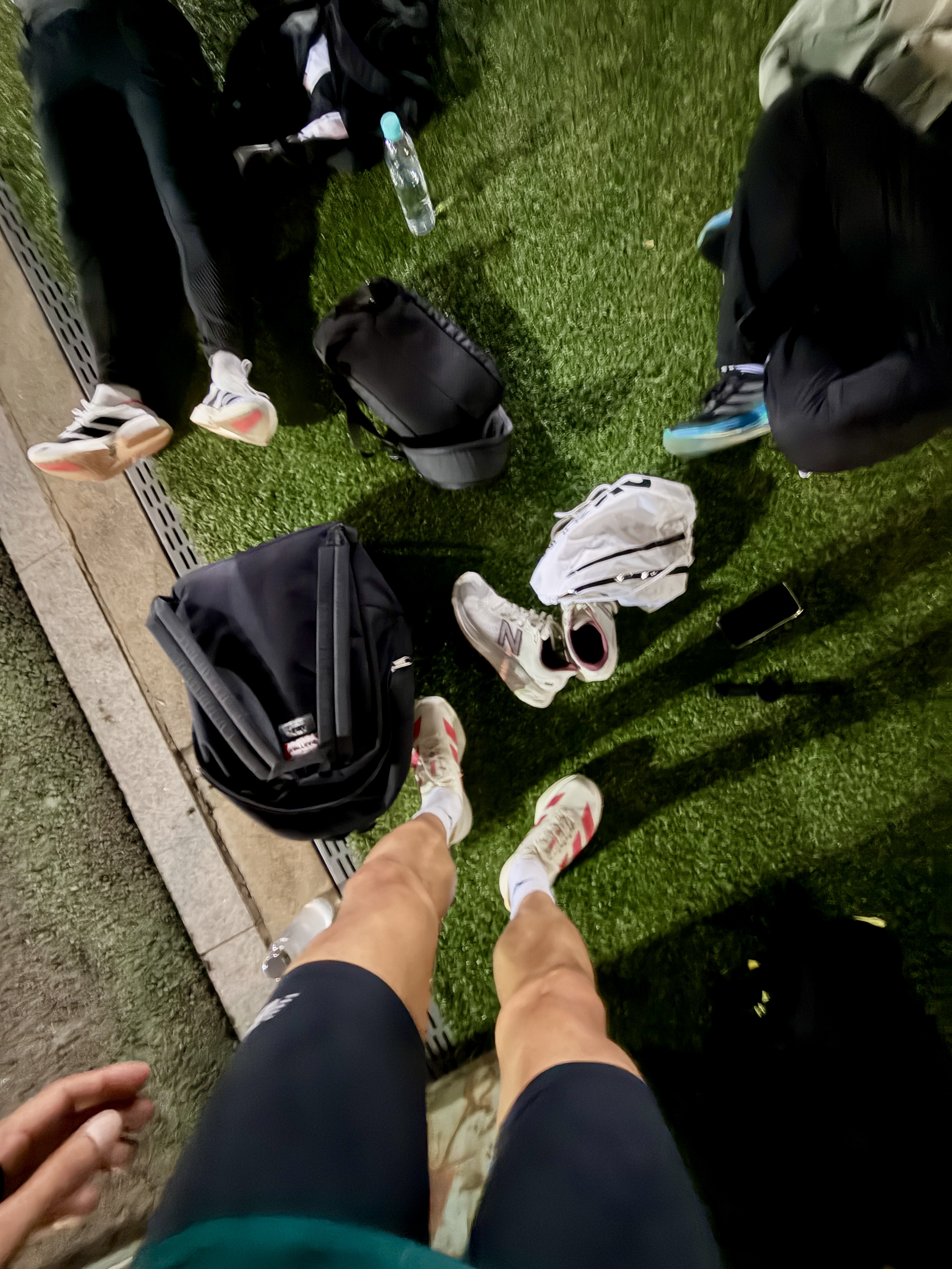 Adidas Adizero Adios Pro 4 Off White Semi Lucid Red, Adidas Adizero Adios Pro 4 Cloud White Core Black 착용 스타일
