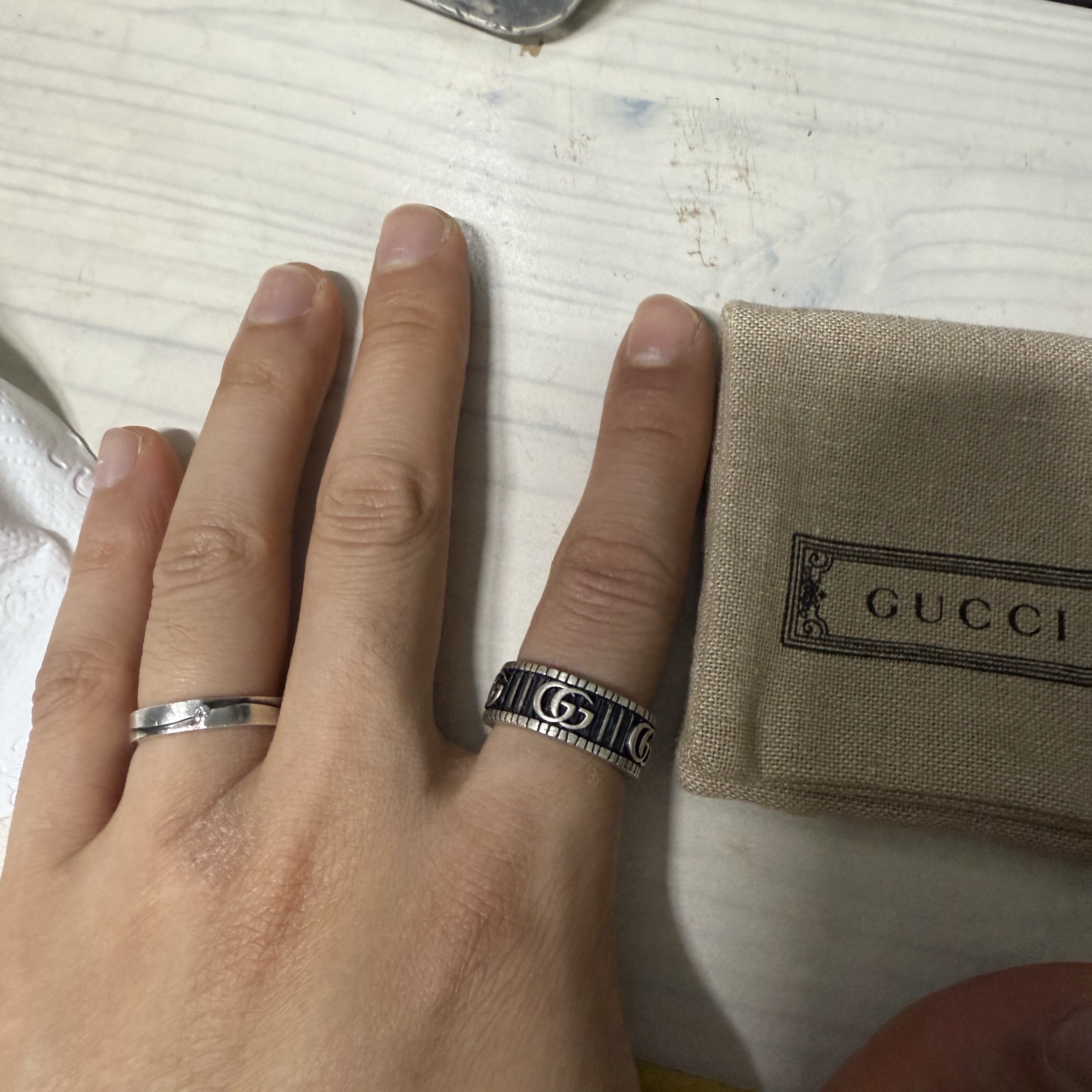 Gucci Ring with Double G Silver 착용 스타일