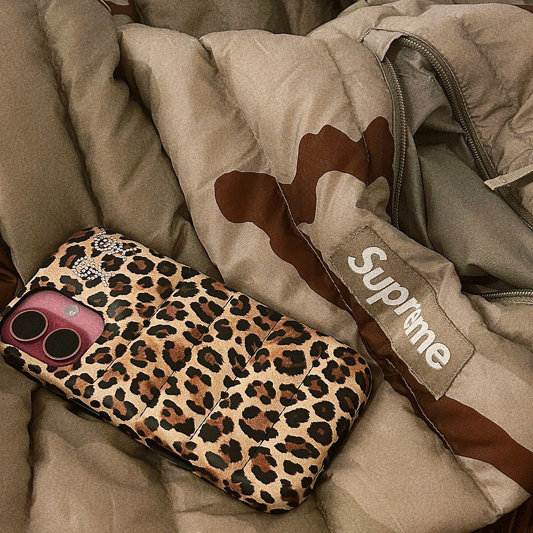 Supreme Micro Down Half Zip Hooded Pullover Desert Camo - 24FW 착용 스타일