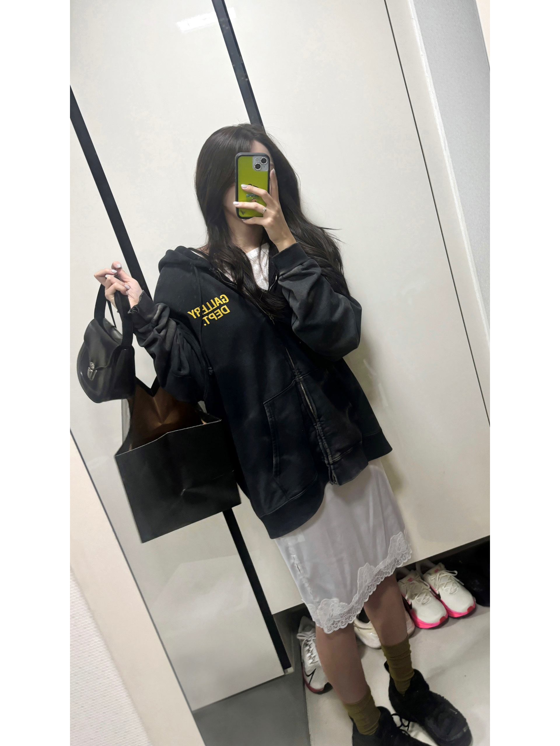 Gallery Dept. Sunfaded Logo Zip-Up Black 착용 스타일