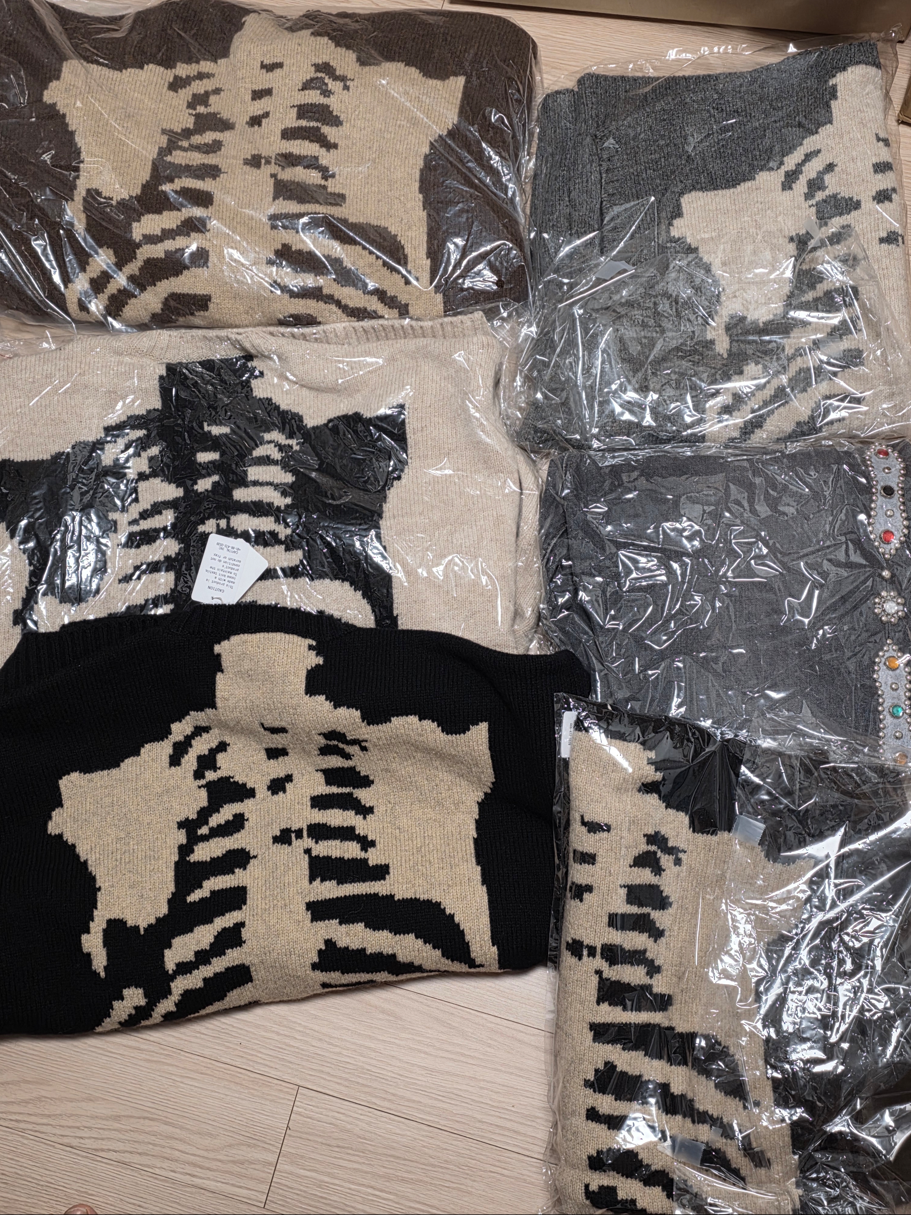 Kapital 5G Wool Bone Crewneck Sweater Brown, Kapital 5G Wool Bone Crewneck Sweater Kinari 착용 스타일