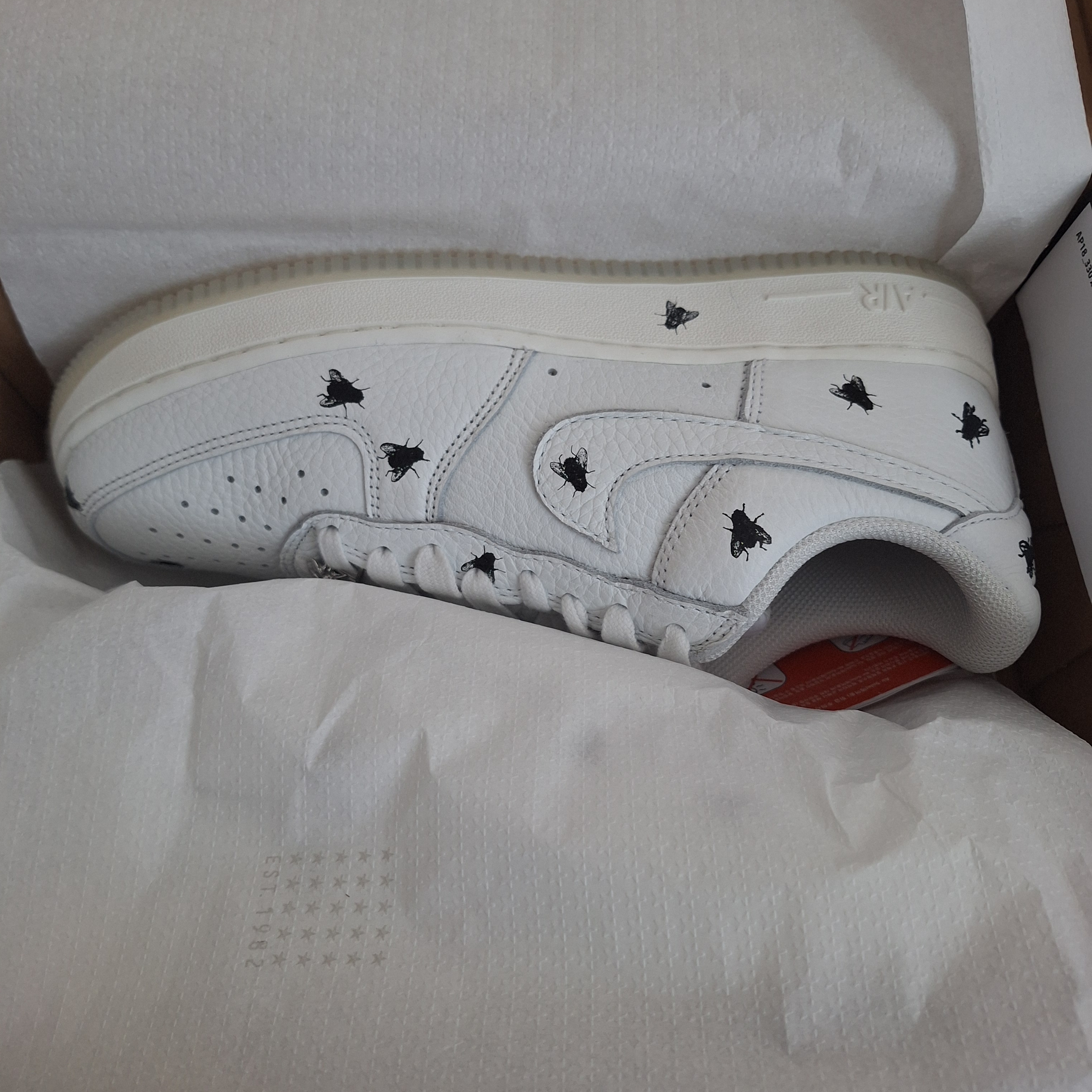 Nike Air Force 1 Retro Summit White and Black 착용 스타일 - 1