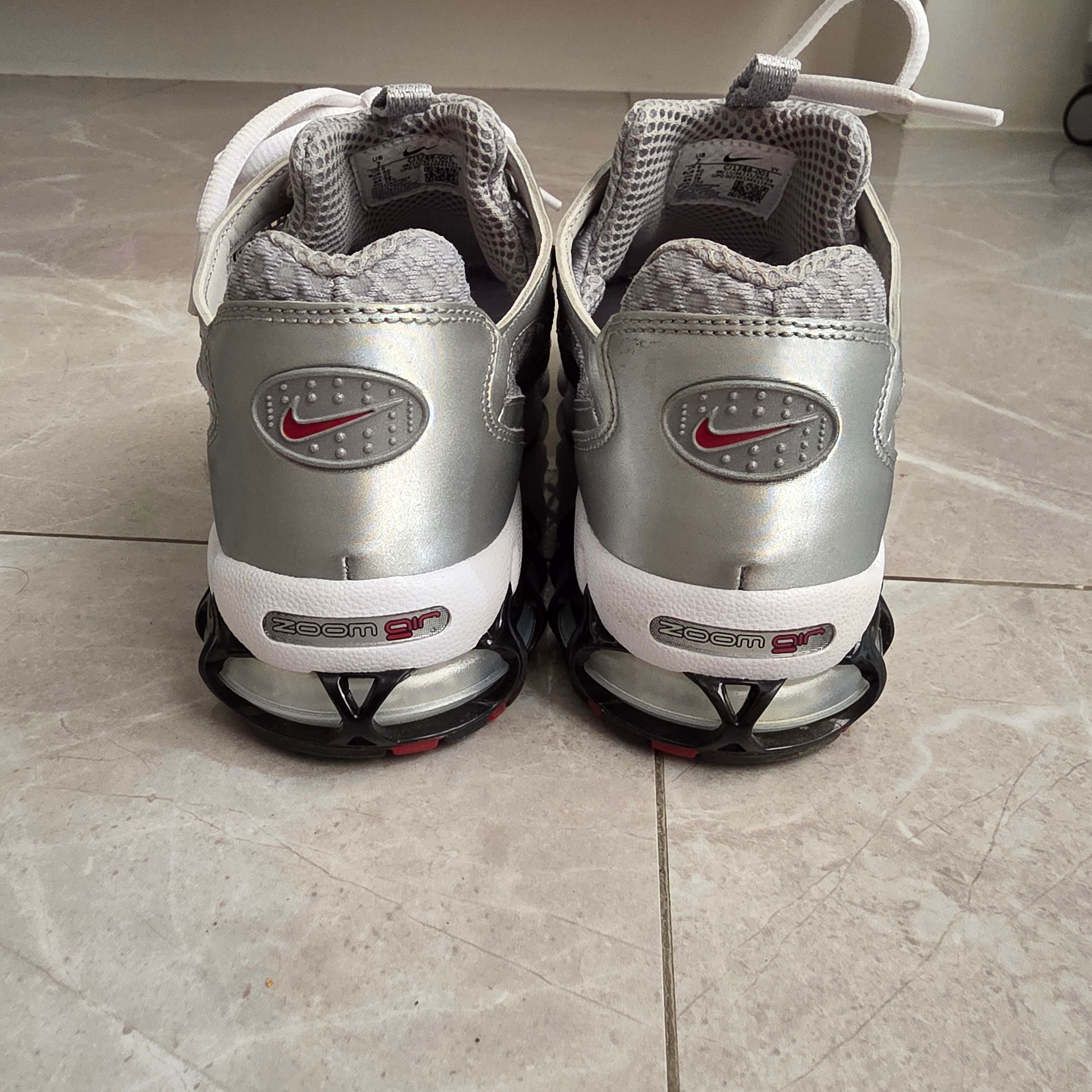 Nike Air Zoom Spiridon Cage 2 Metallic Silver 착용 스타일 - 4