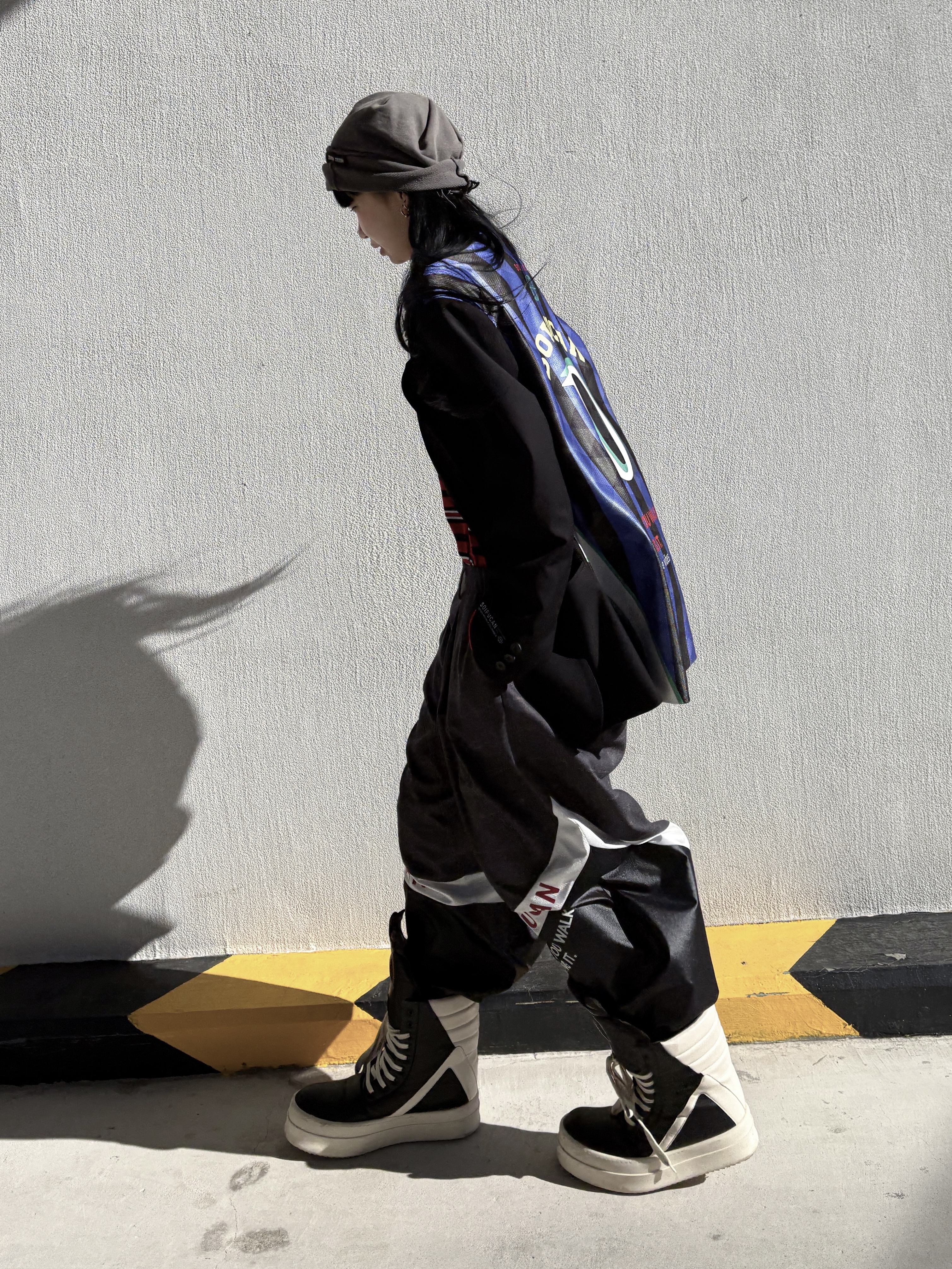 Rick Owens Mega Bumper Geobasket Black Milk 착용 스타일 - 1