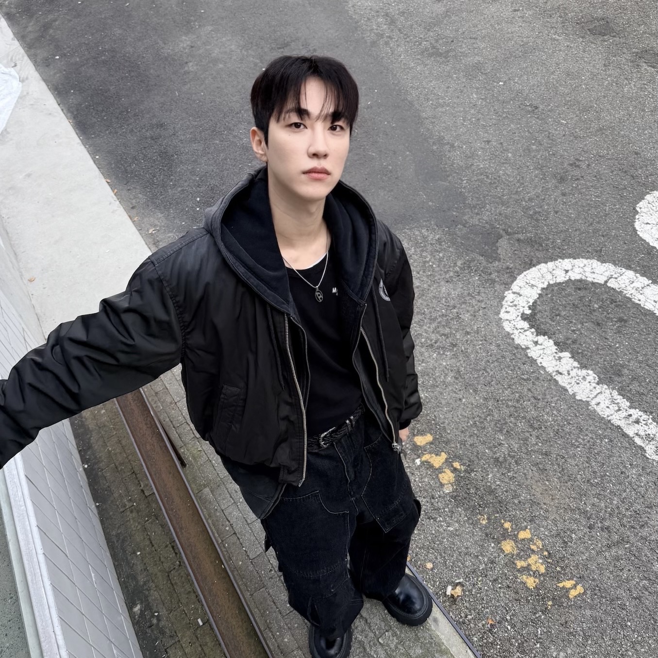 [더블적립]Farfromwhat Far Fade F Charm Bomber 착용 스타일 - 5