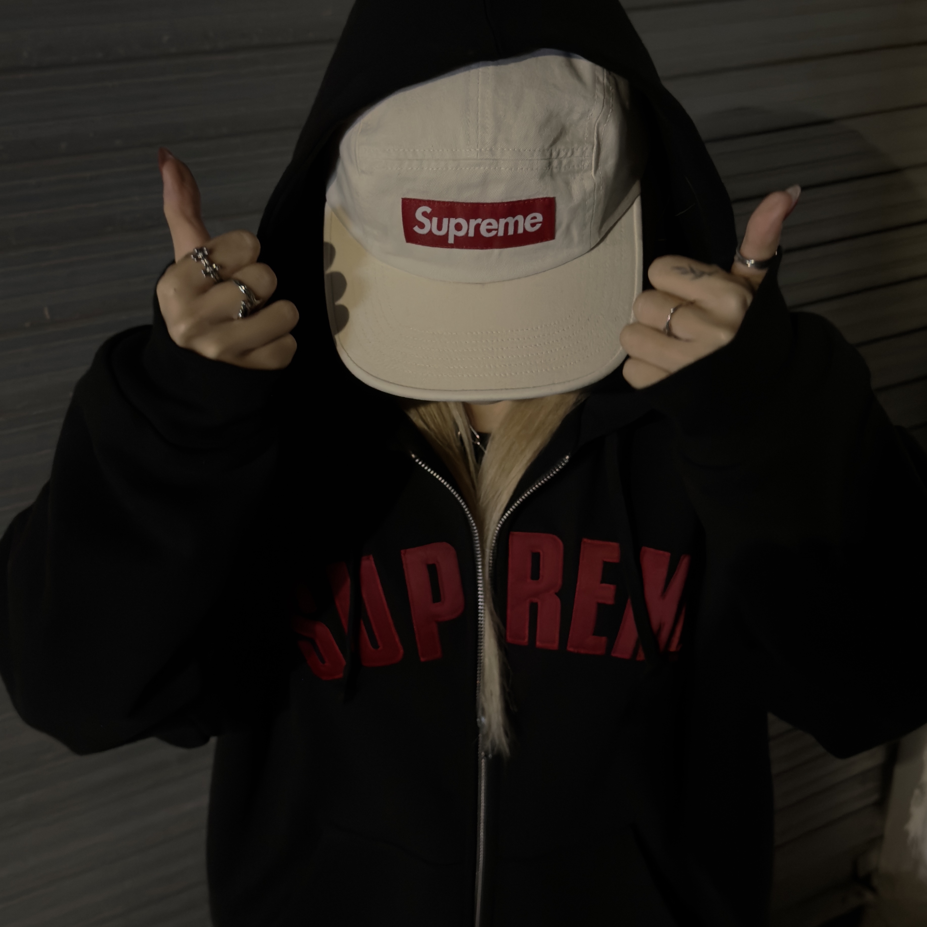 Supreme Arc Thermal Lined Zip Up Hooded Sweatshirt Black - 25FW, Supreme Denim Camp Cap Bleached - 25SS 착용 스타일 - 1