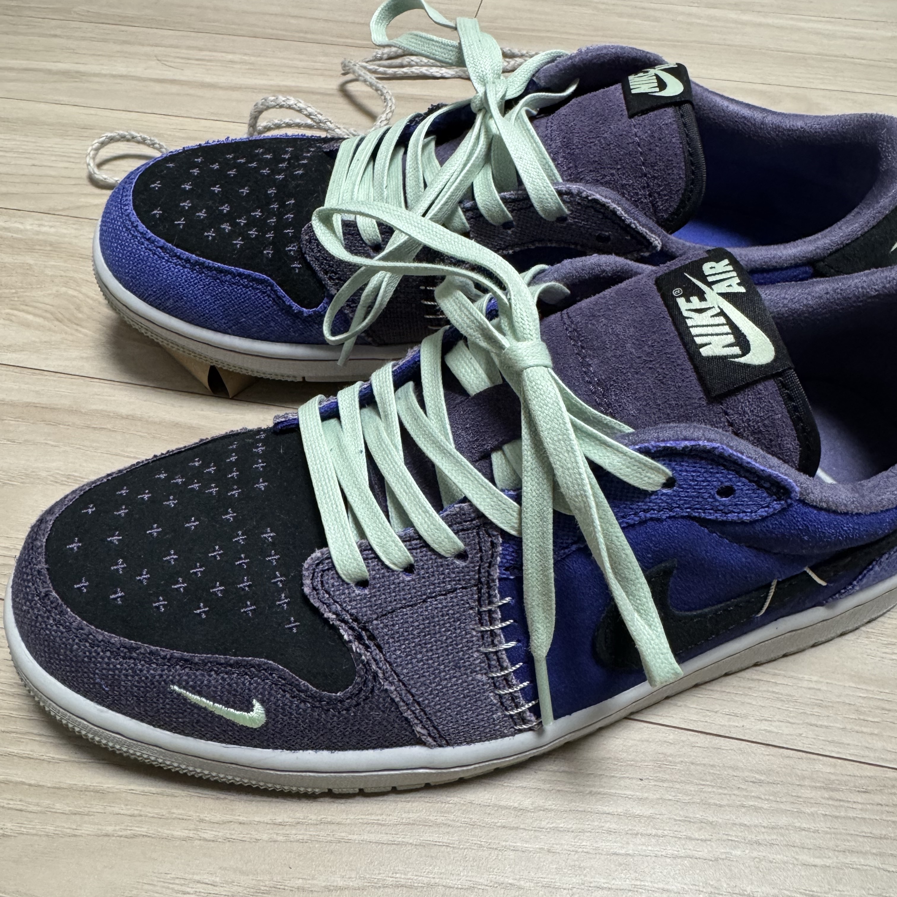 Jordan 1 x Zion Williamson Retro Low OG Regency Purple and Dark Raisin 착용 스타일 - 1