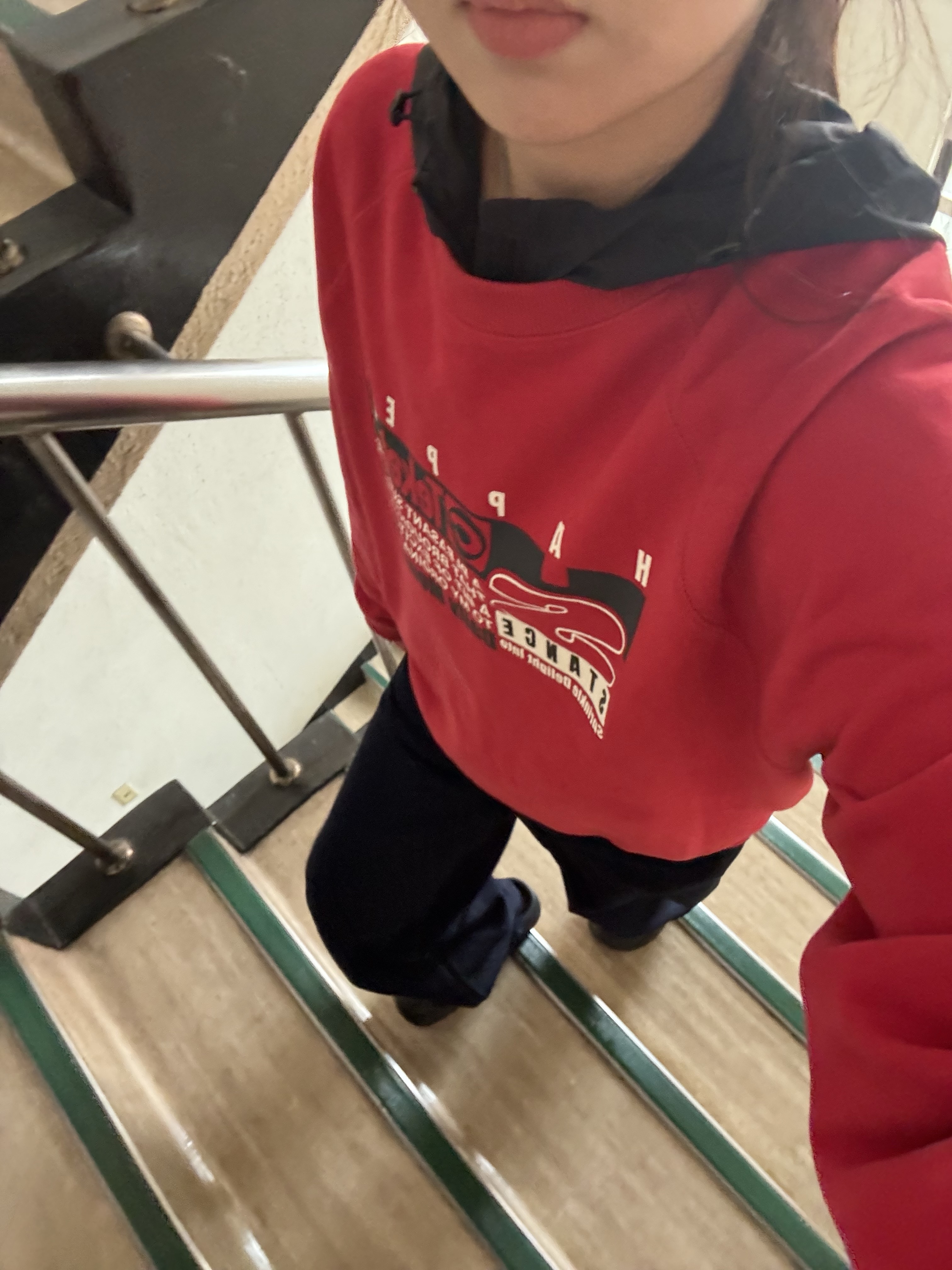 Teket HP Sweatshirt Red 착용 스타일 - 1