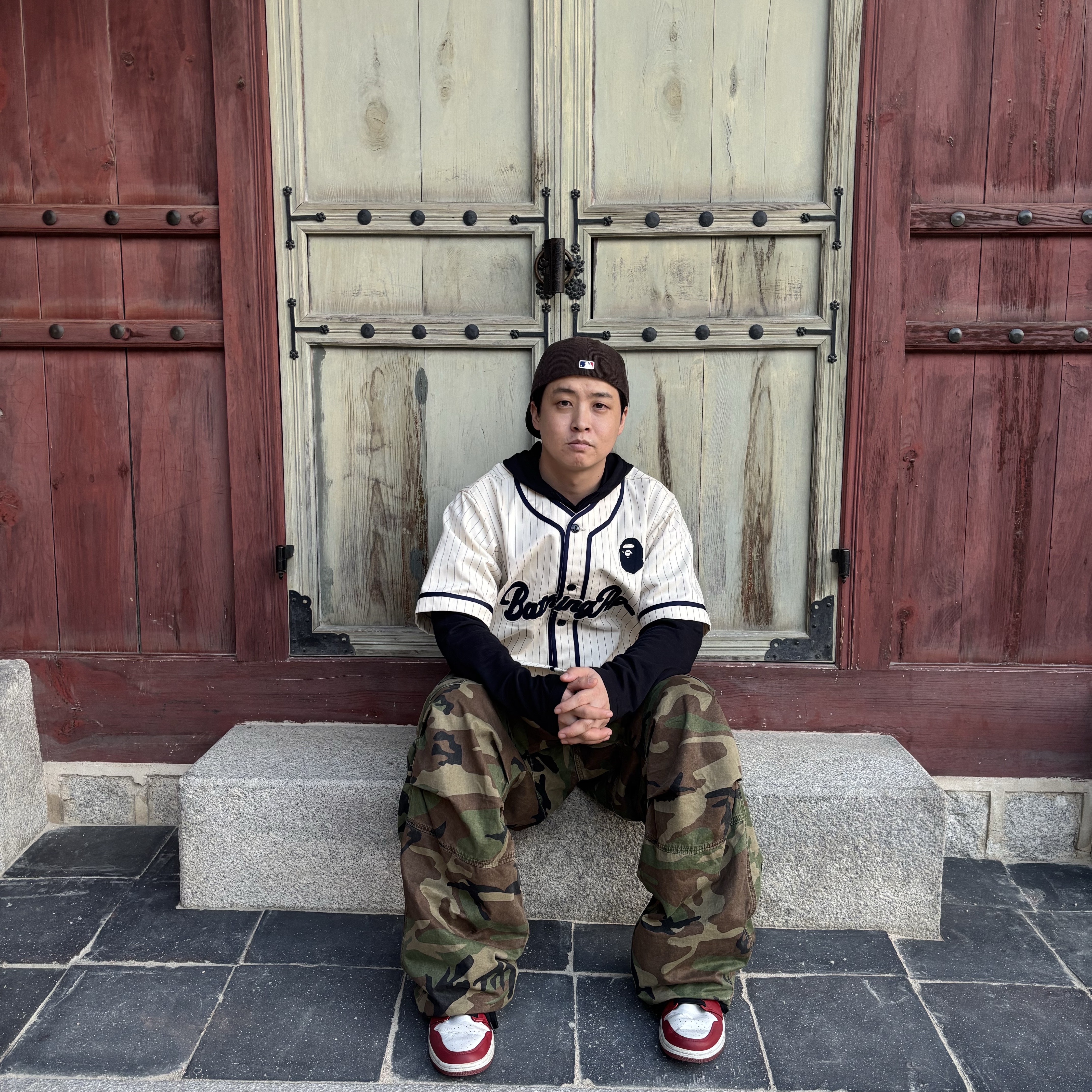NOD Stone Washed Cargo Pants Camo, BAPE A Bathing Ape Baseball Shirt Ivory 착용 스타일 - 3